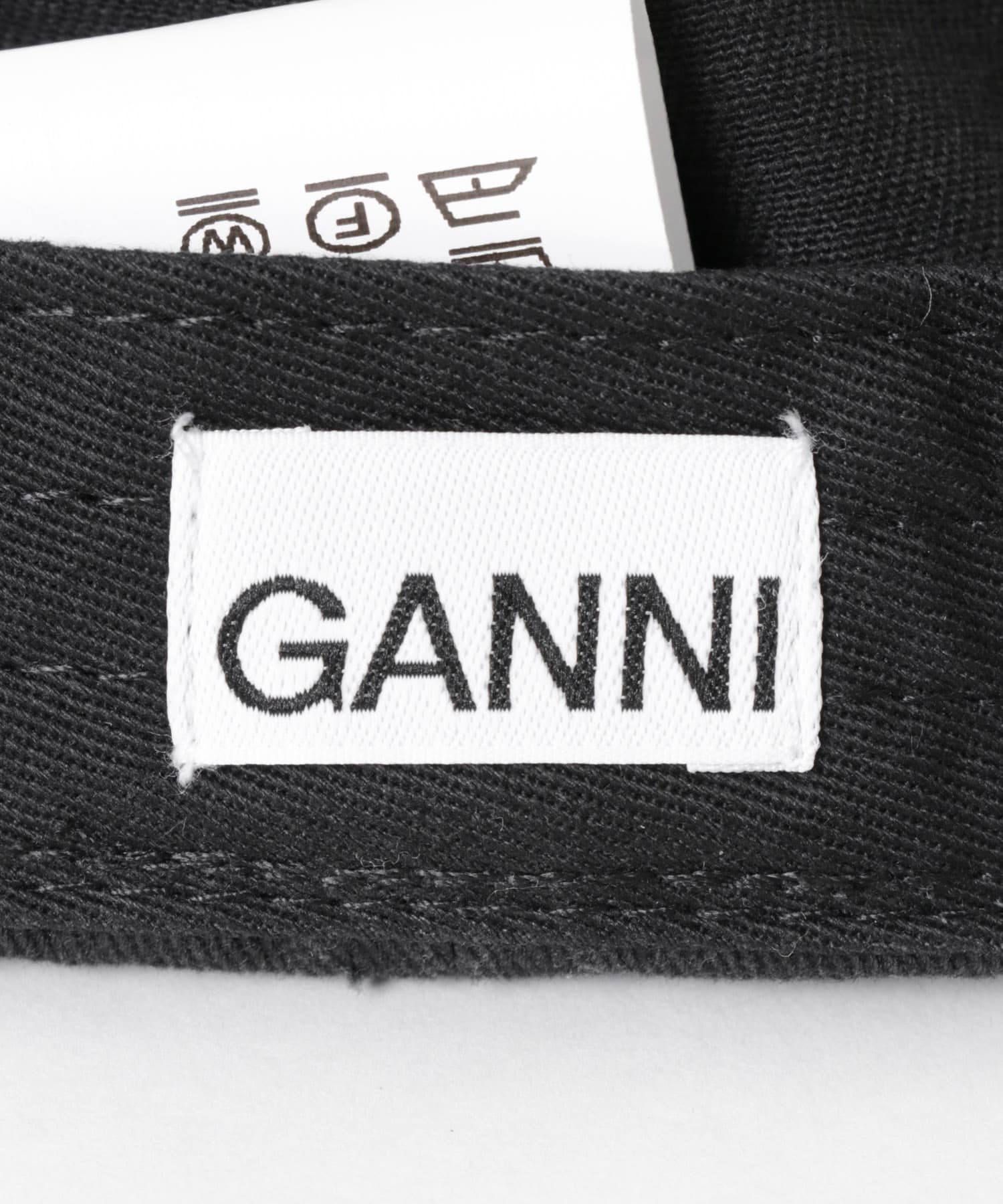 GANNI　WASHED COTTON CANVAS CAP BLACK -