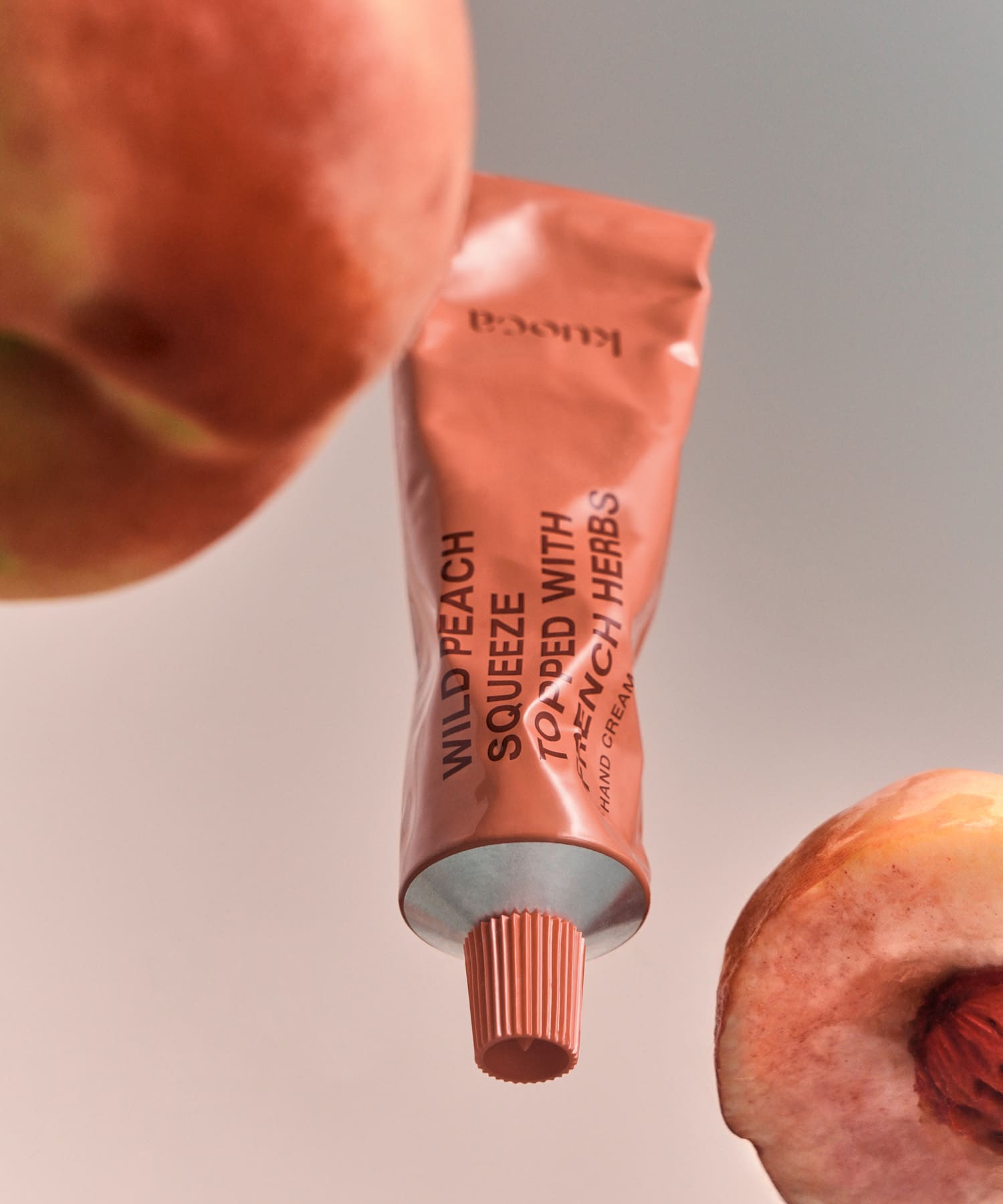 kuoca　HAND CREAM WILD PEACH -
