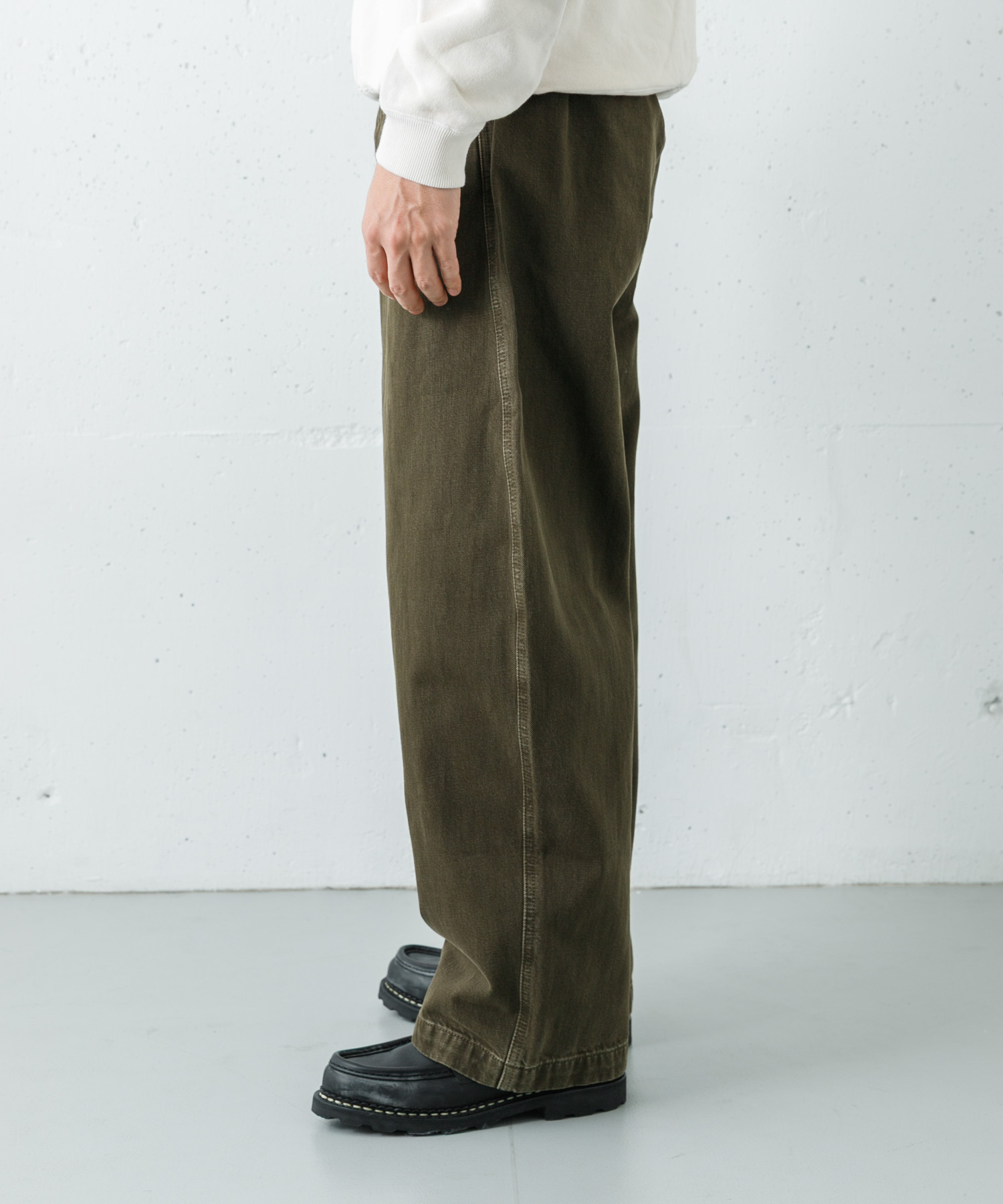MOSS GREEN