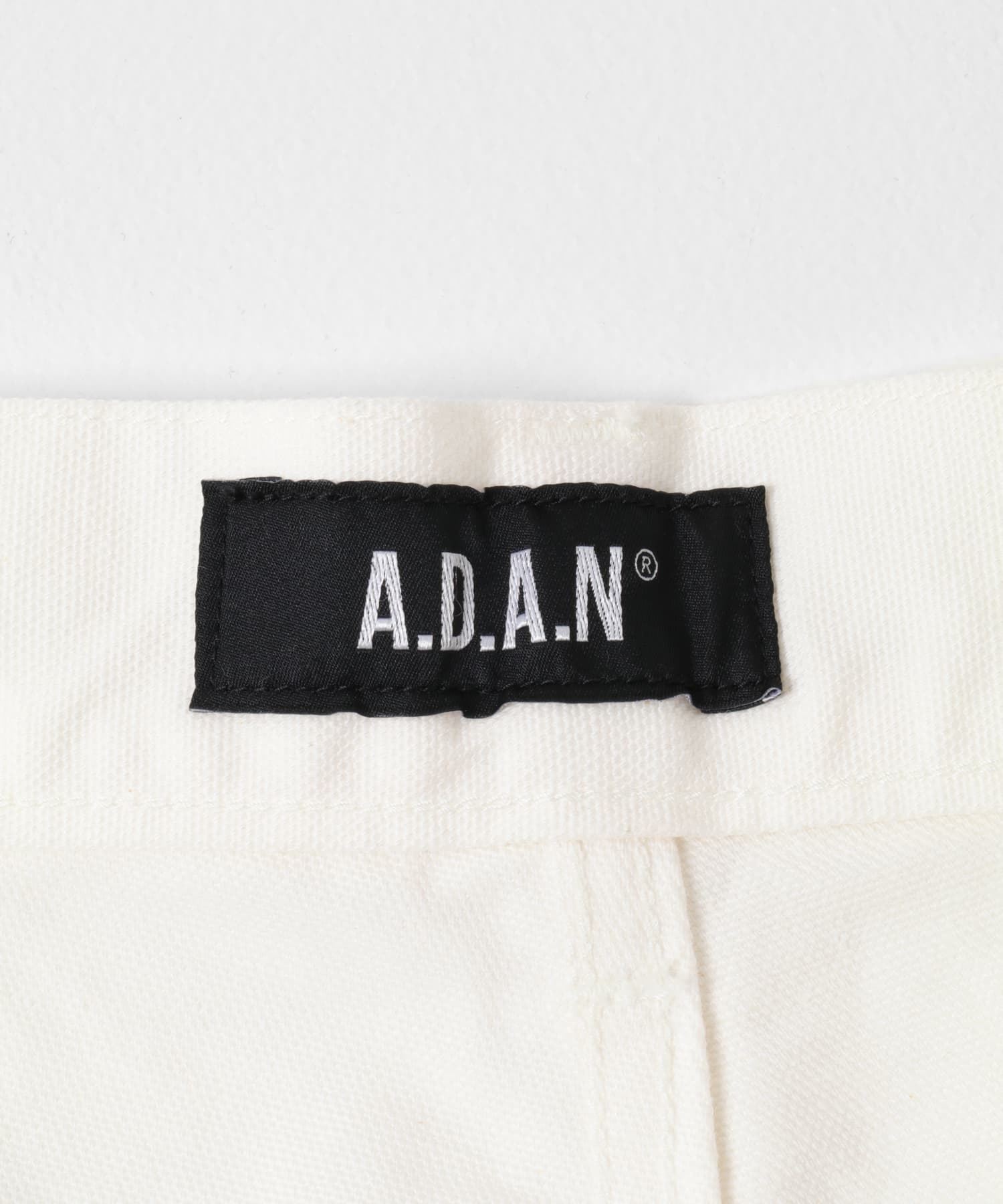 OFF WHITE