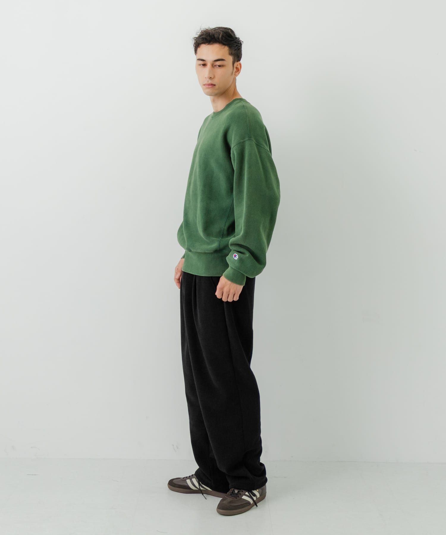 GREEN