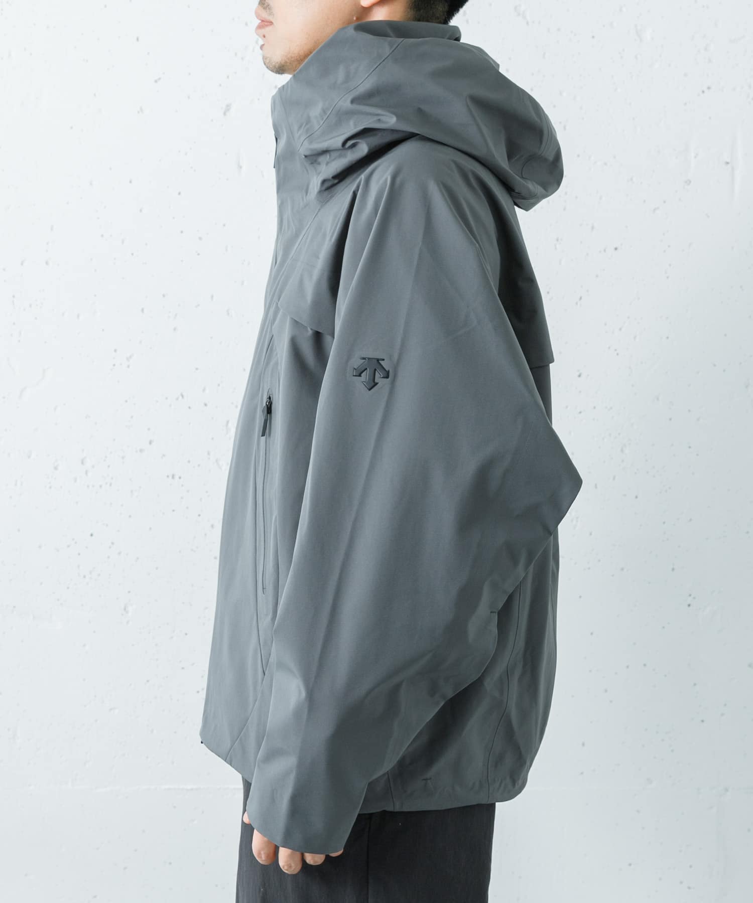 Descente D/V HARD SHELL JACKET(M GY12): アウター｜URBAN RESEARCH