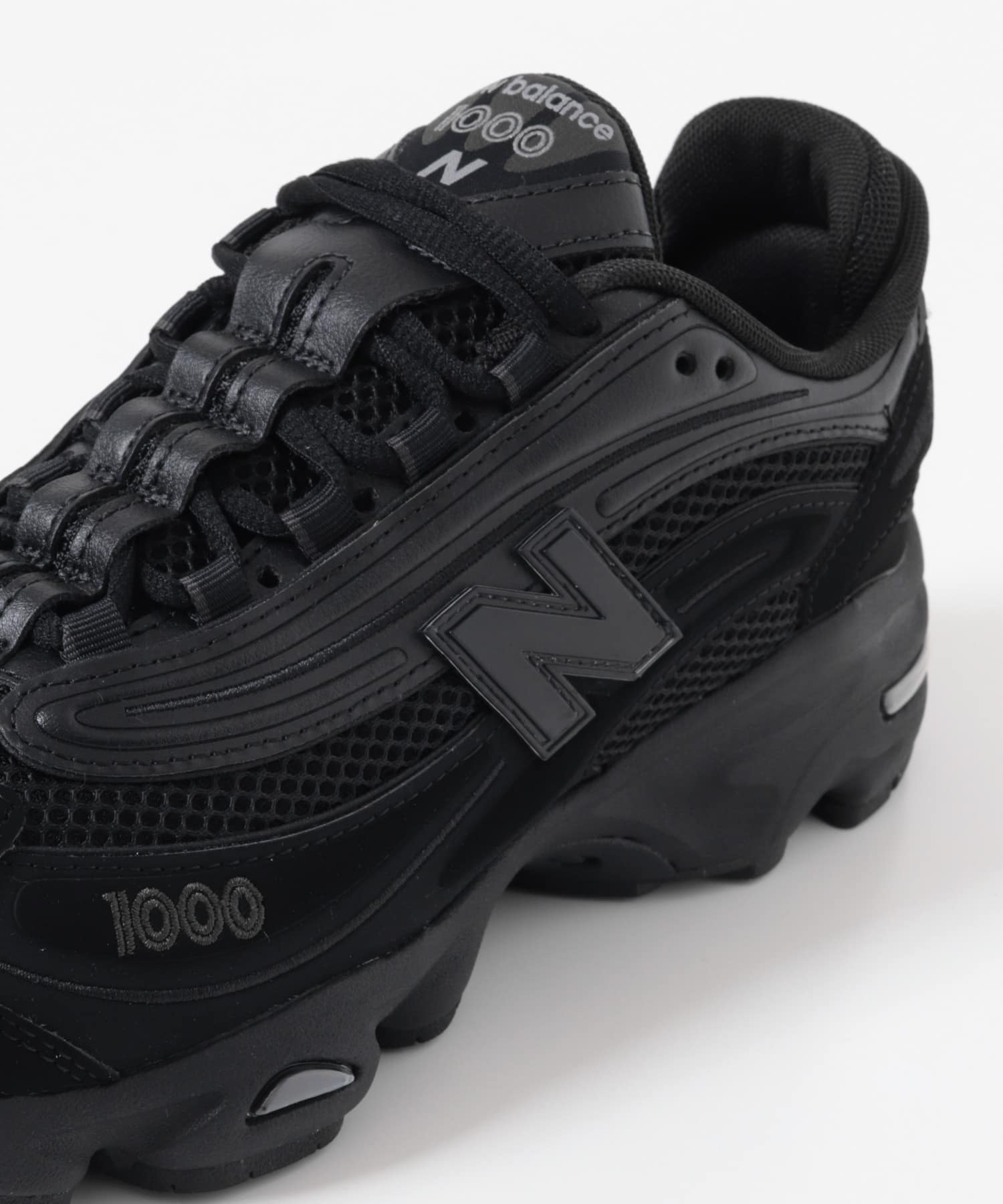 B (BLACK)