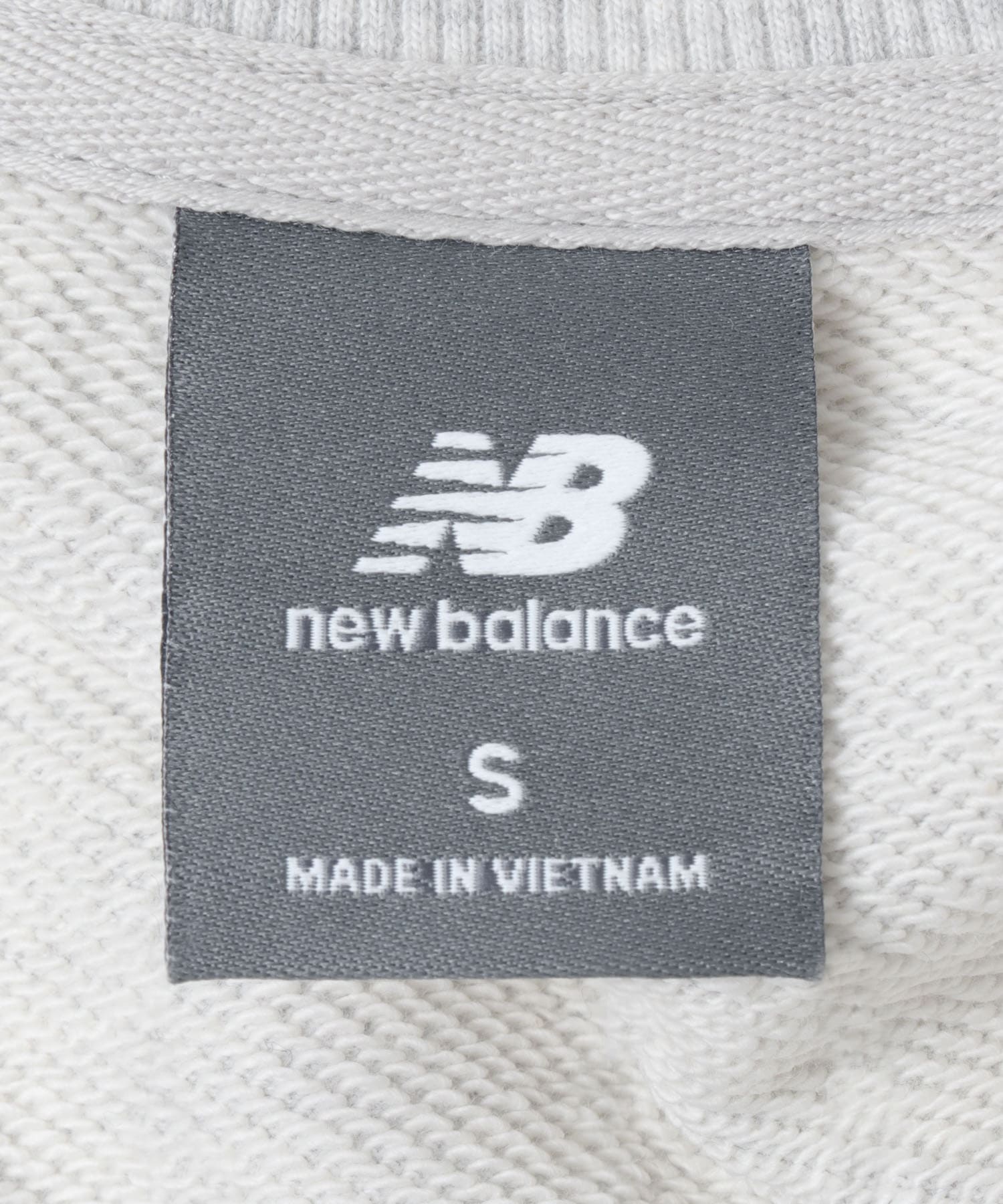 NEW BALANCE　Athleticsスウェットクルー AHH L