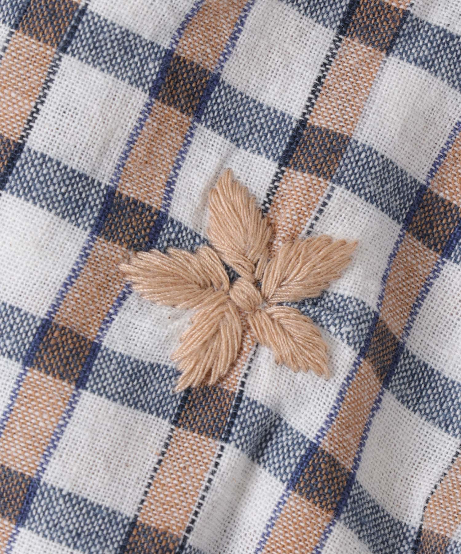 WHITEPLAID