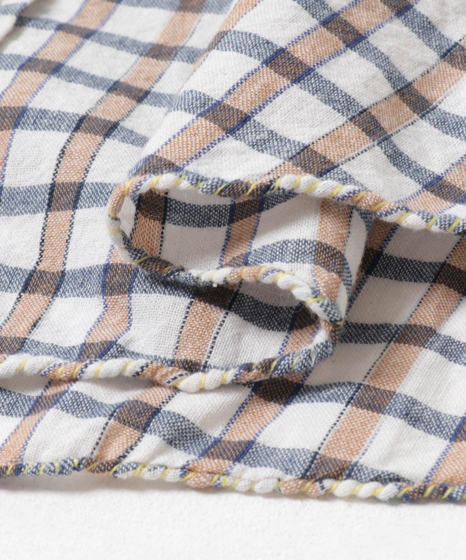 WHITEPLAID