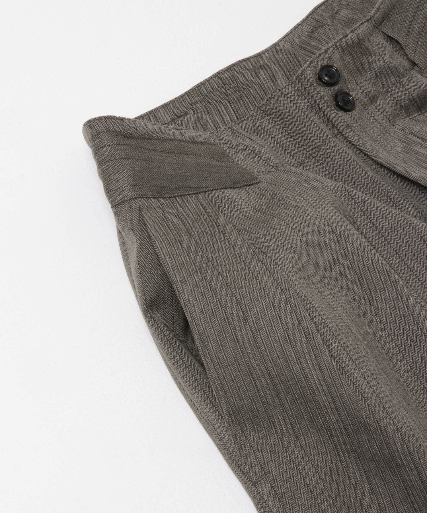 DUSTY GREY