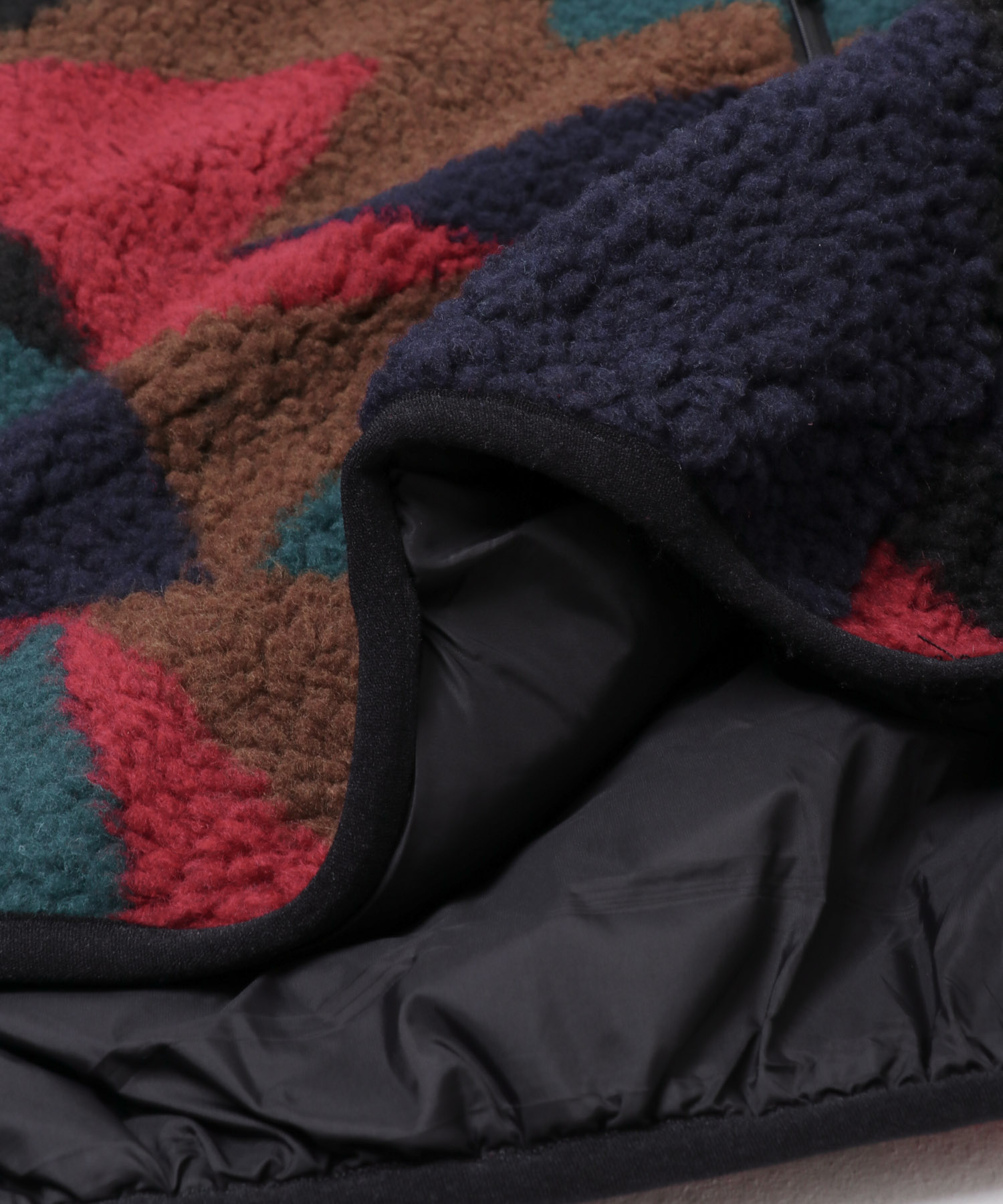 The DUFFER N NEPHEWS　JACQUARD BOA VEST MULTI M