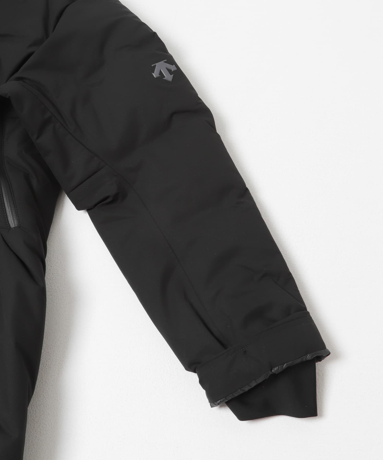 Descente　OVERSIZED MOUNTAINEER BK00 M