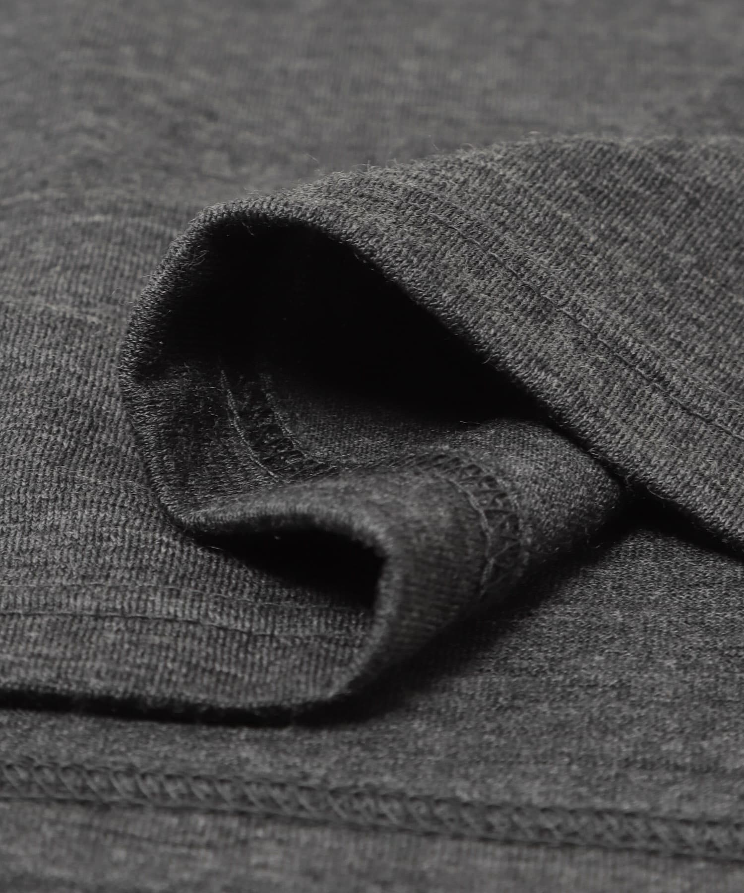 new basic　WASHABLE MERINO WOOL LONG-SLEEVE CHARCOAL M