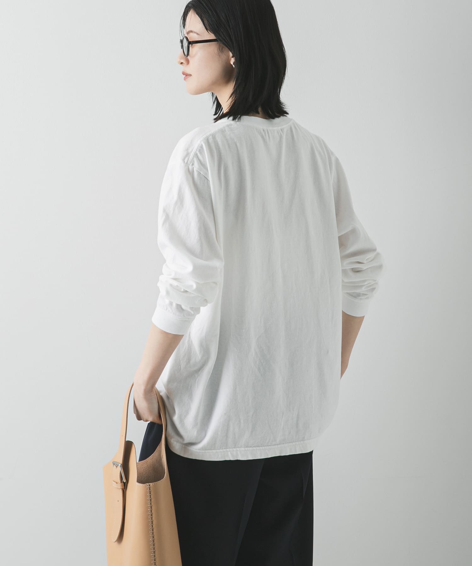 OFF WHITE