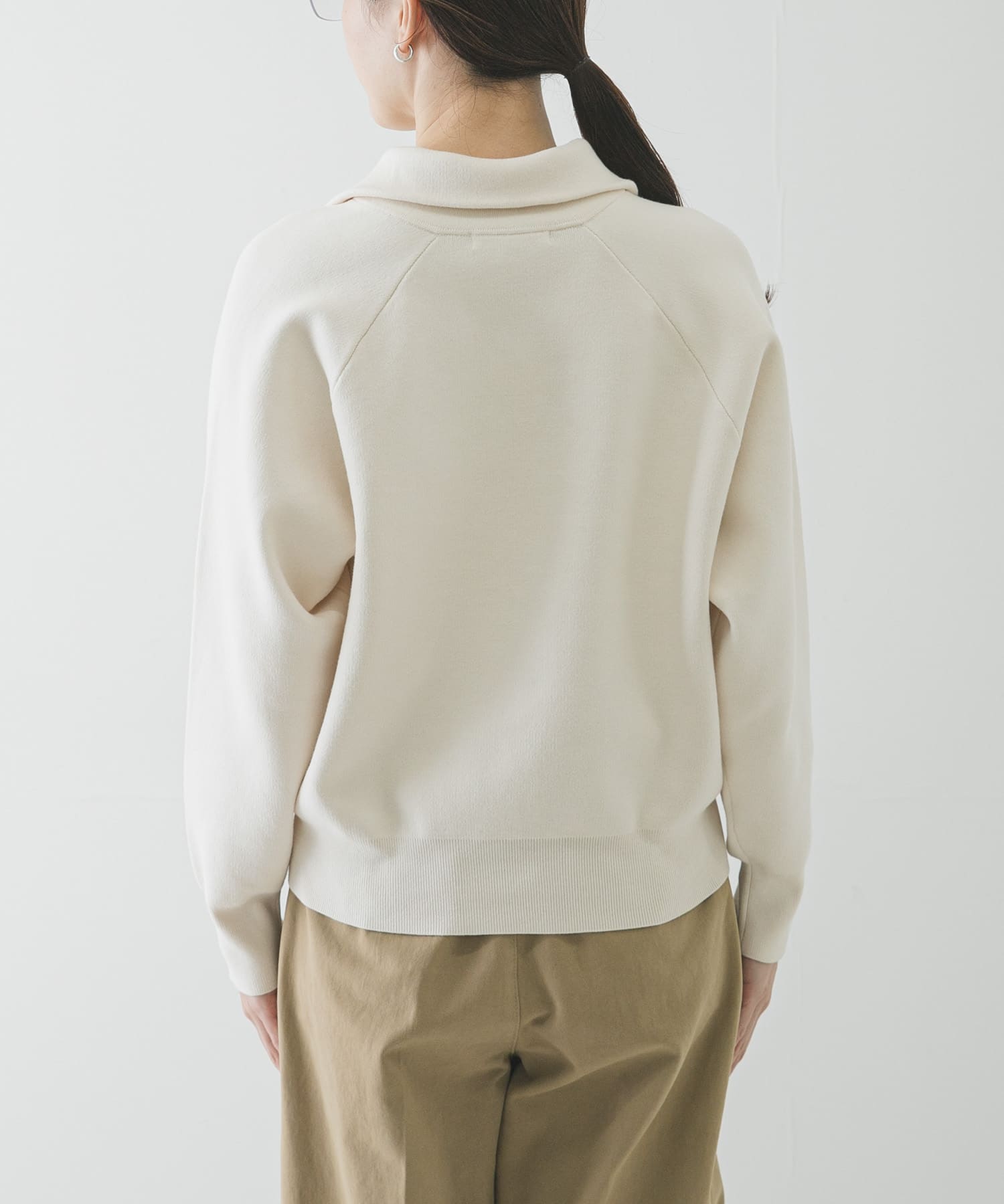 OFF WHITE