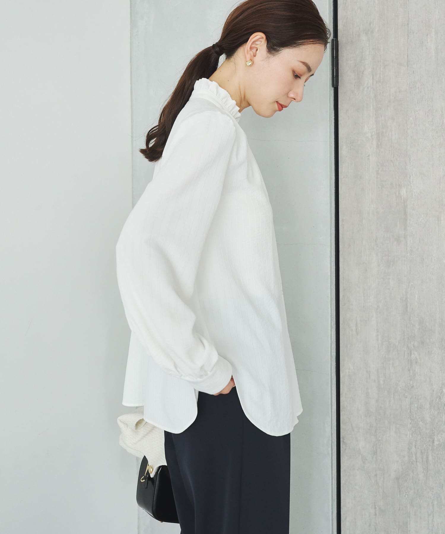 OFF WHITE