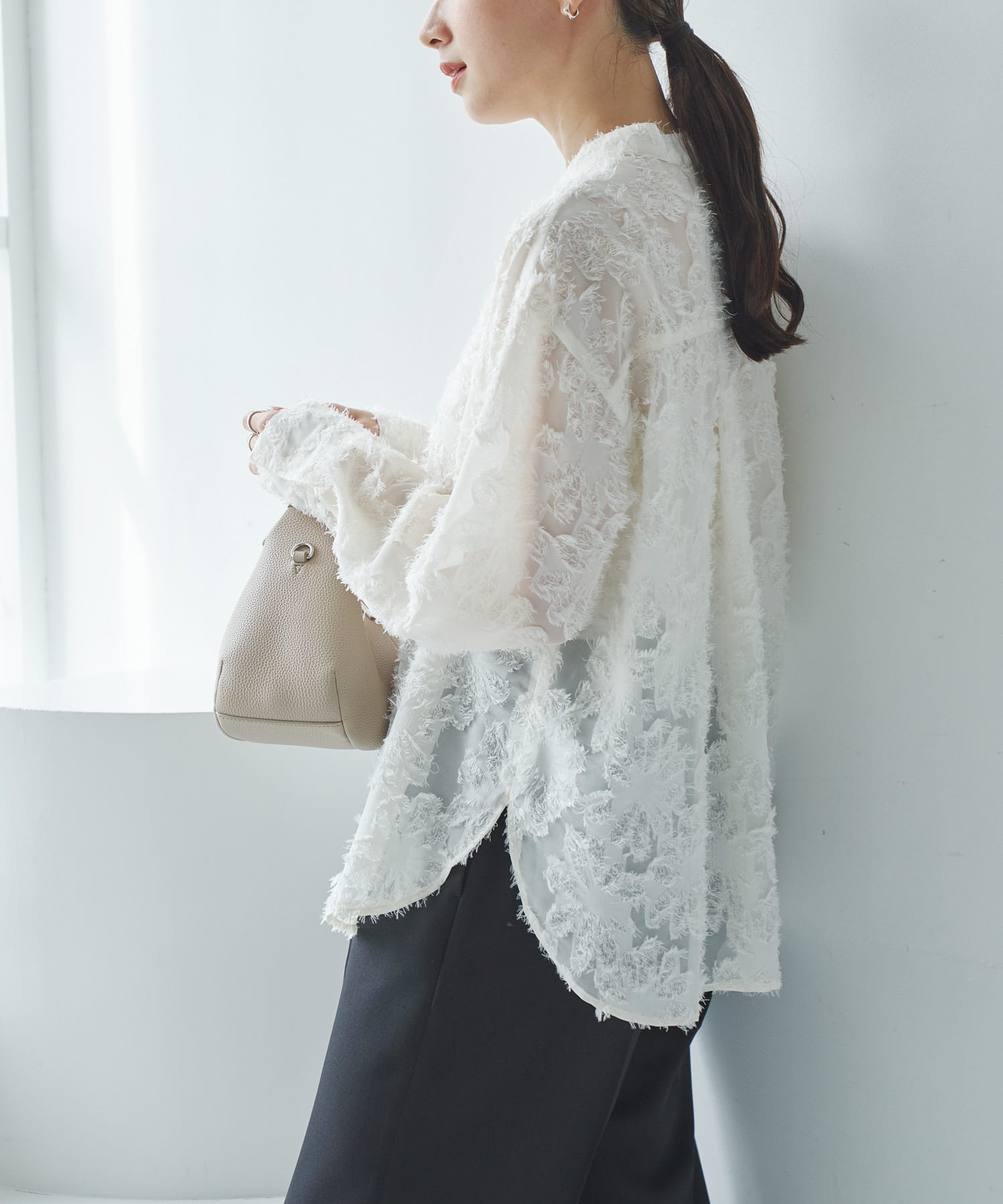 OFF WHITE