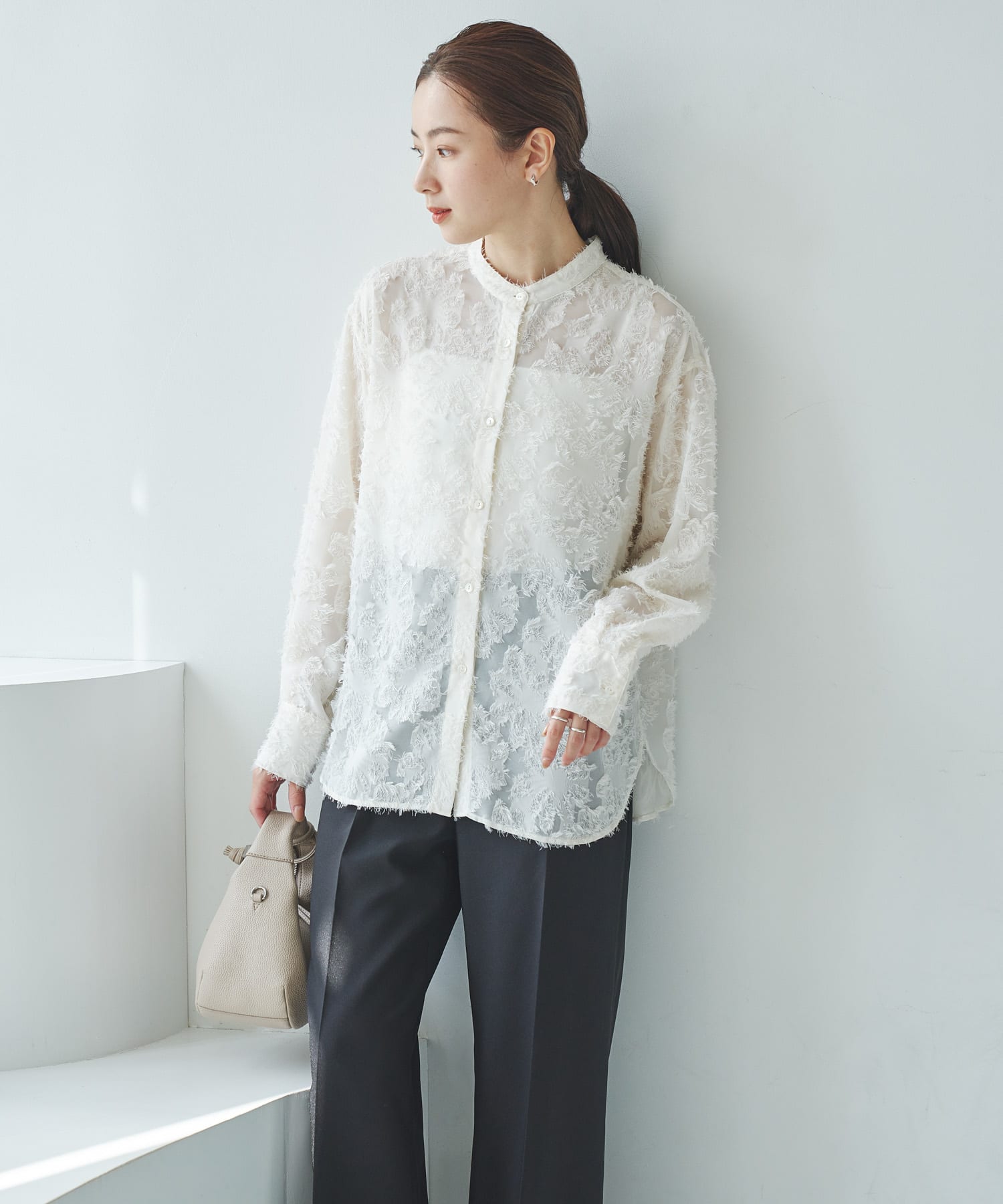 OFF WHITE