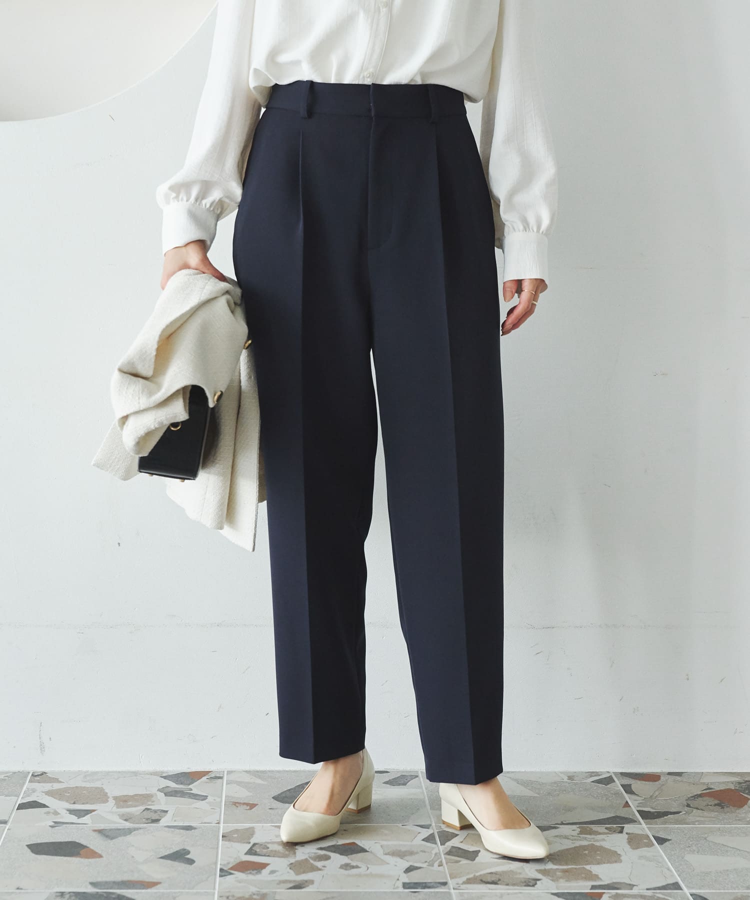 3サイズ展開』タックテーパードパンツ(36 NAVY): ボトム｜URBAN