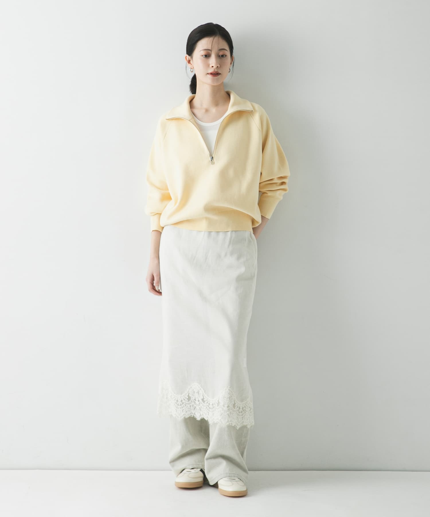 OFF WHITE