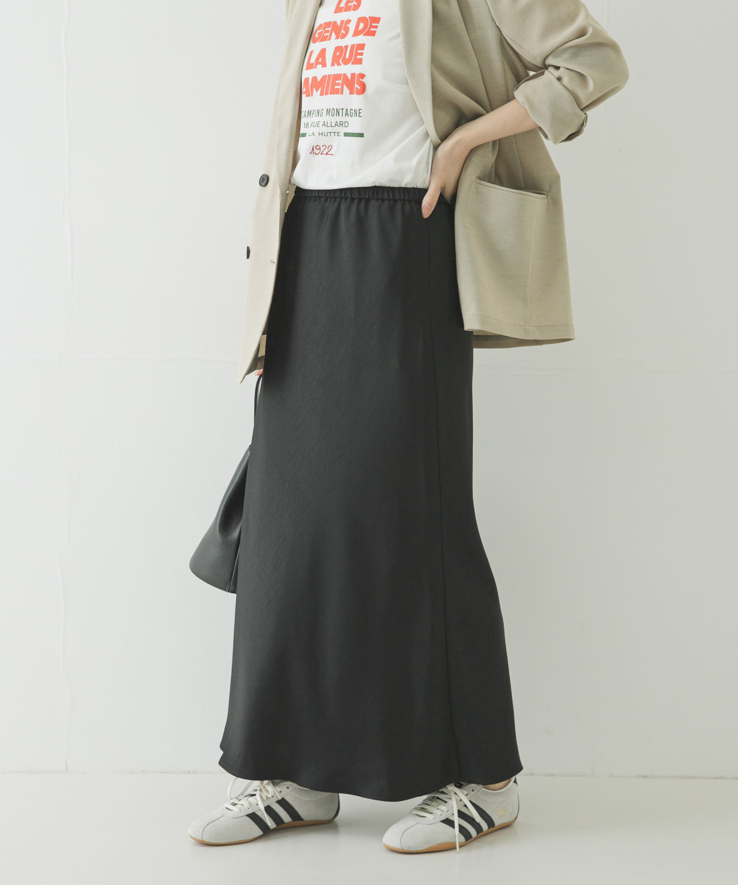 サテンバイアススカート