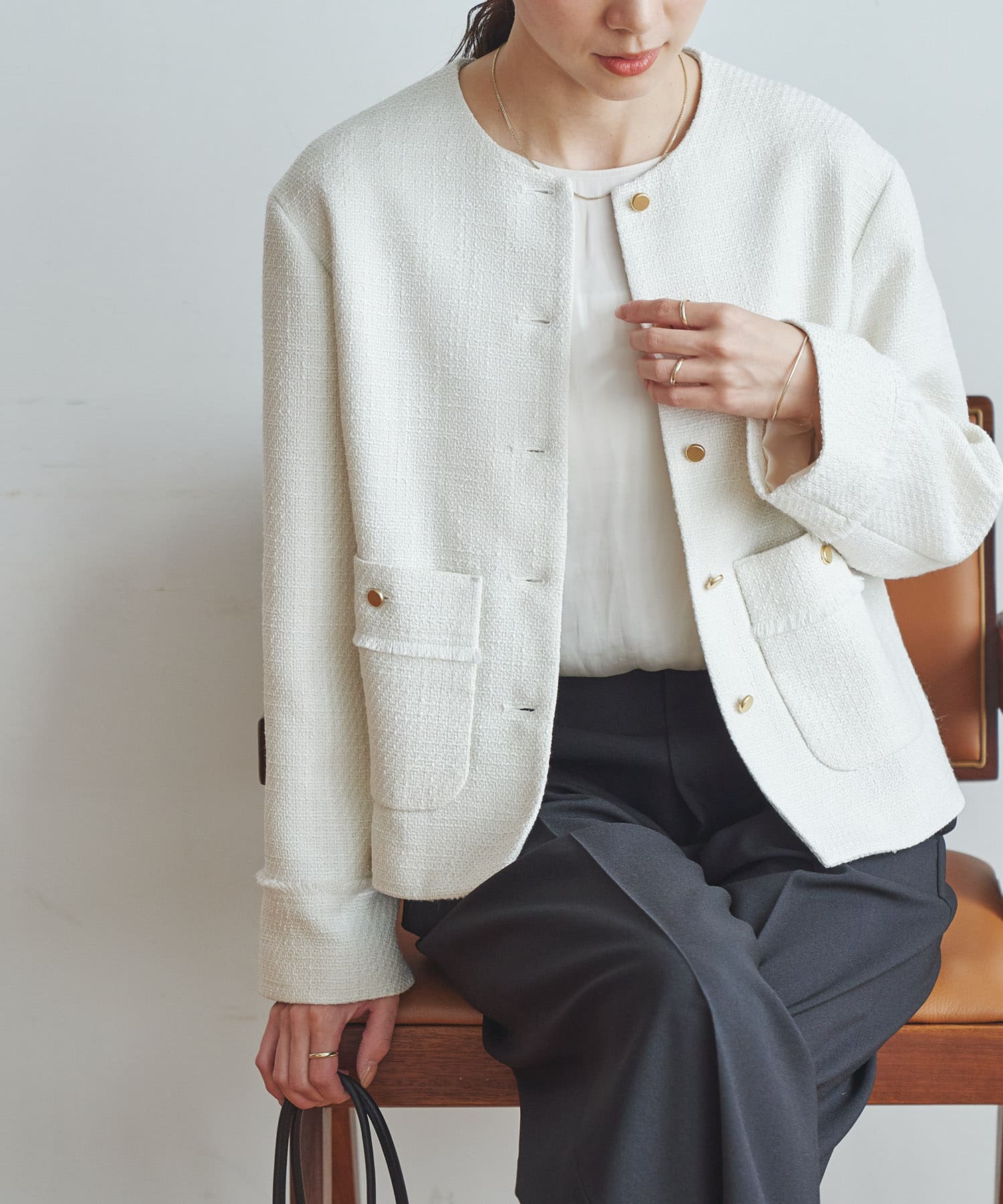OFF WHITE