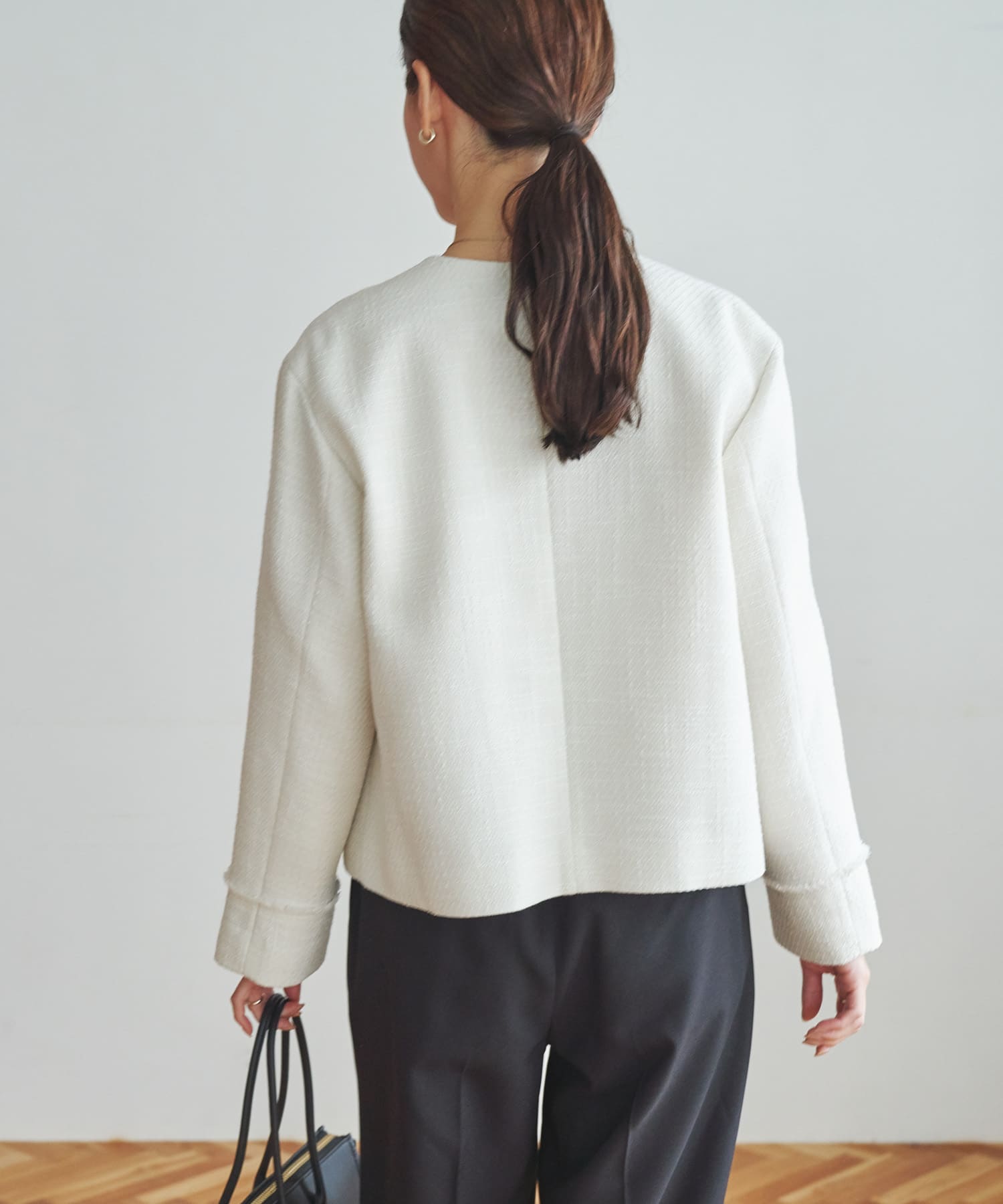 OFF WHITE