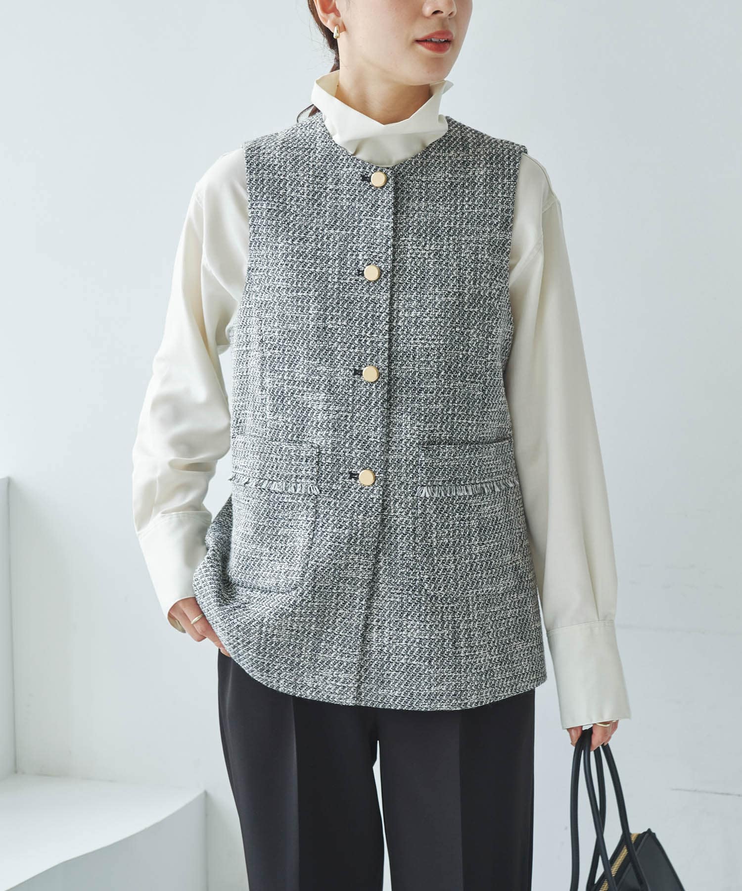 ノーカラーツイードジレ