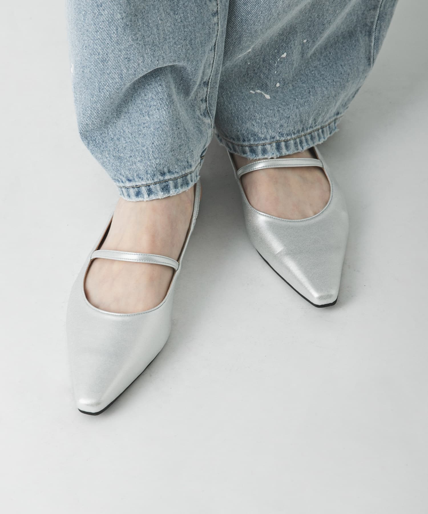 ポインテッドバックストラップシューズ SILVER 36