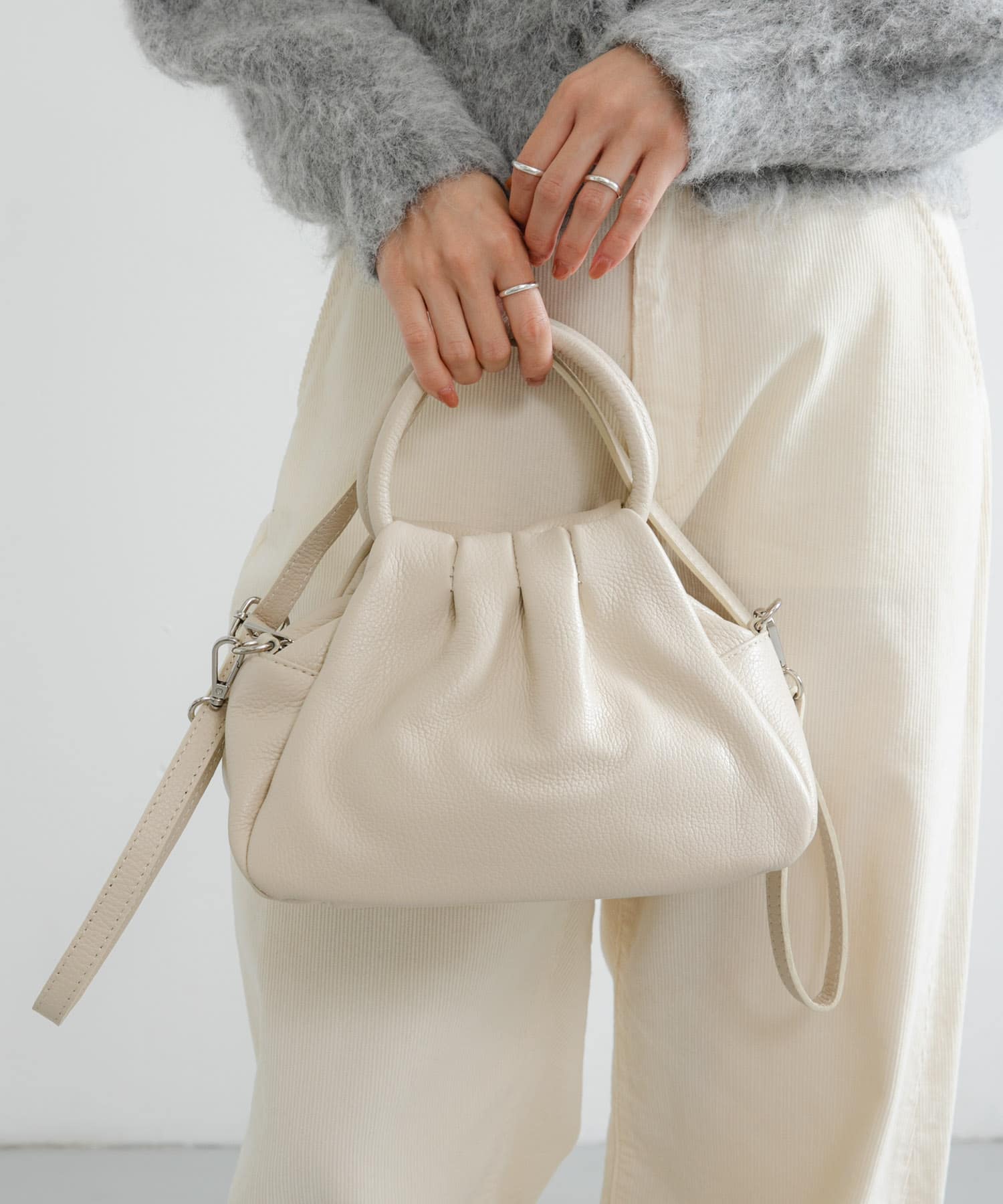 レザーハンドバッグ OFFWHITE -
