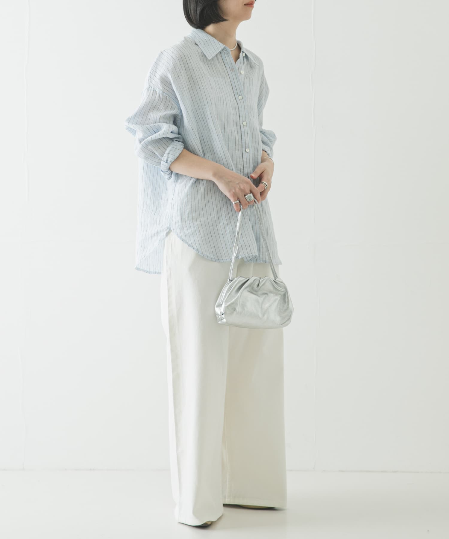 レザーショルダーバッグ SILVER -