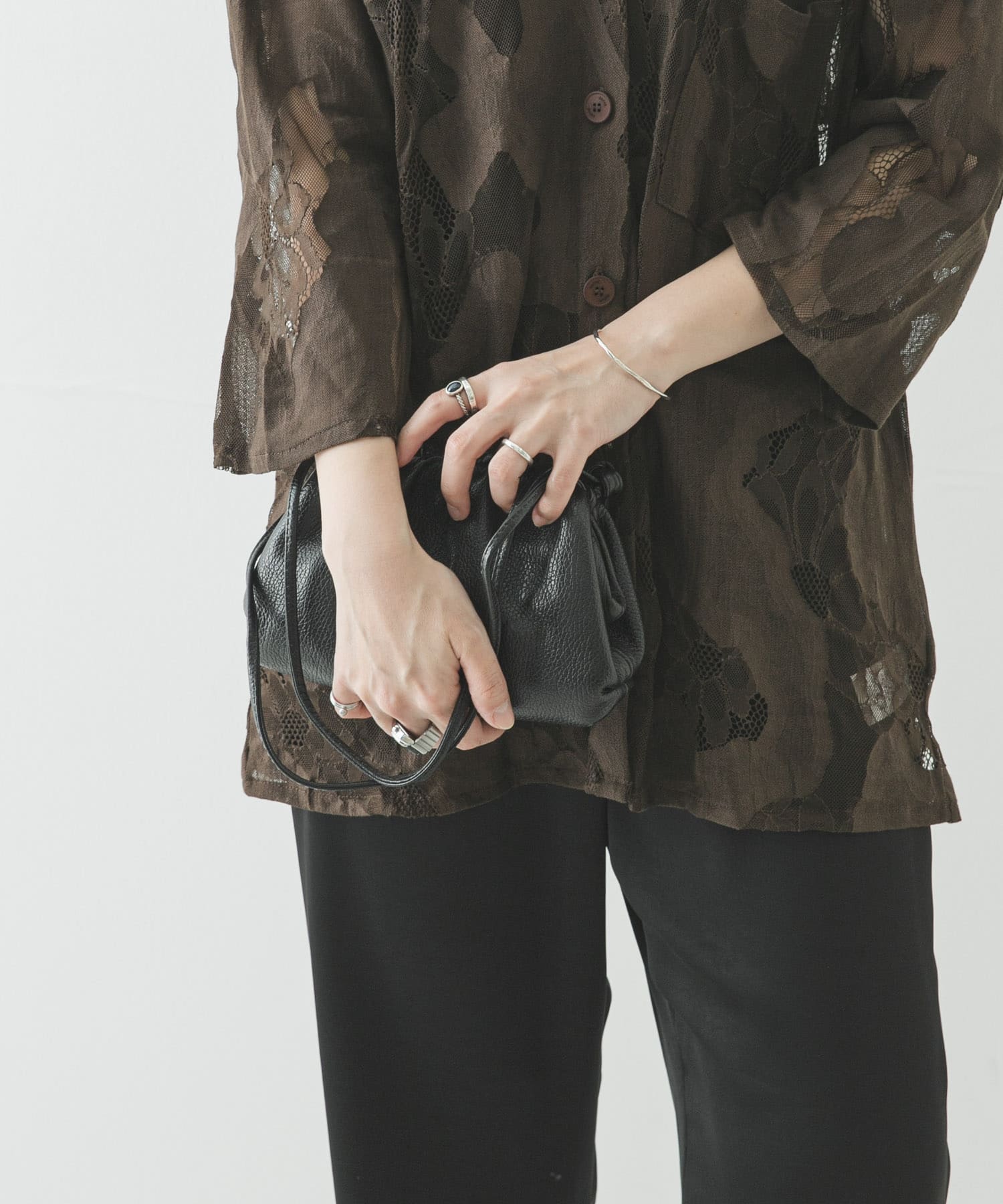 レザーショルダーバッグ BLACK -