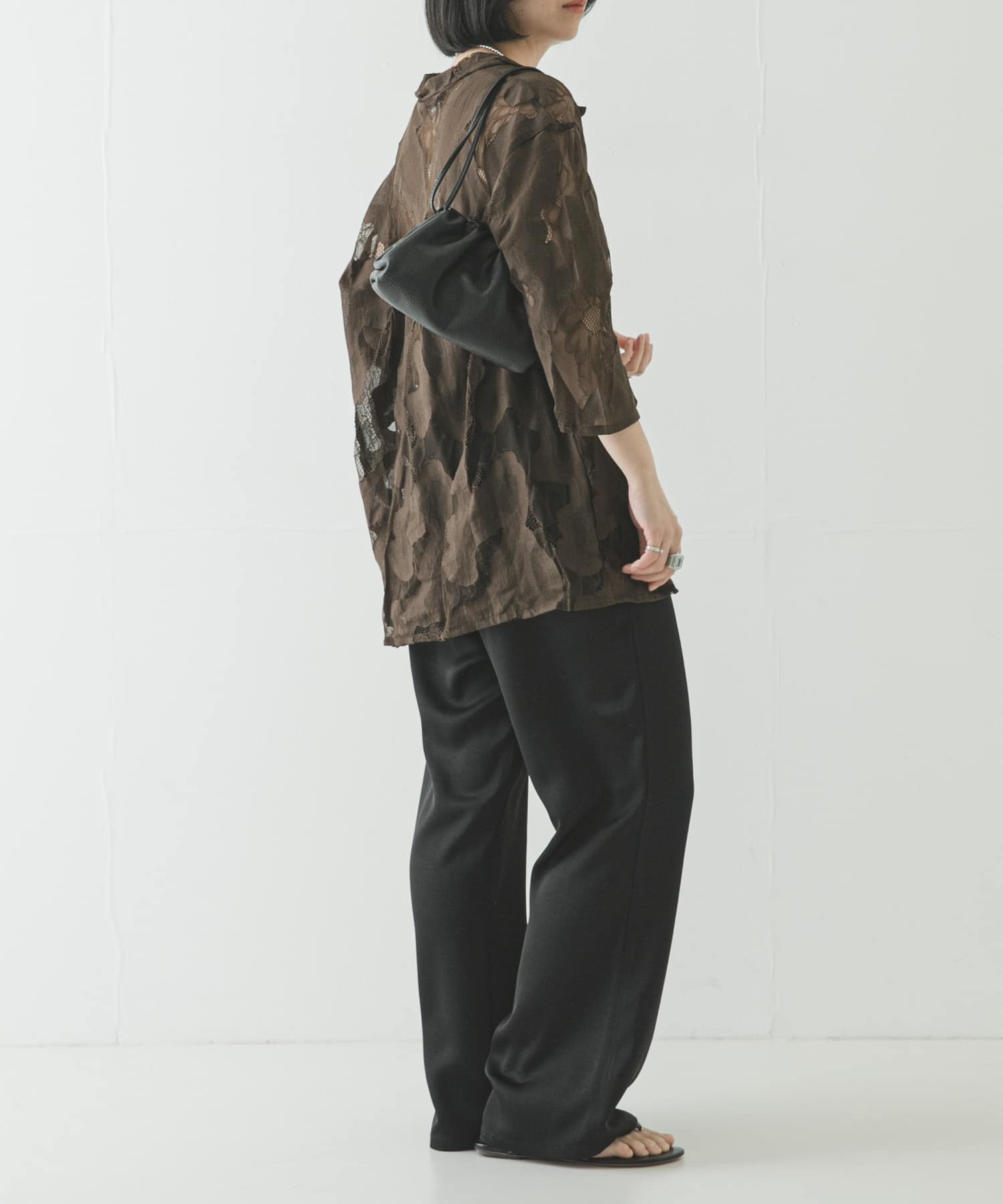 レザーショルダーバッグ BLACK -