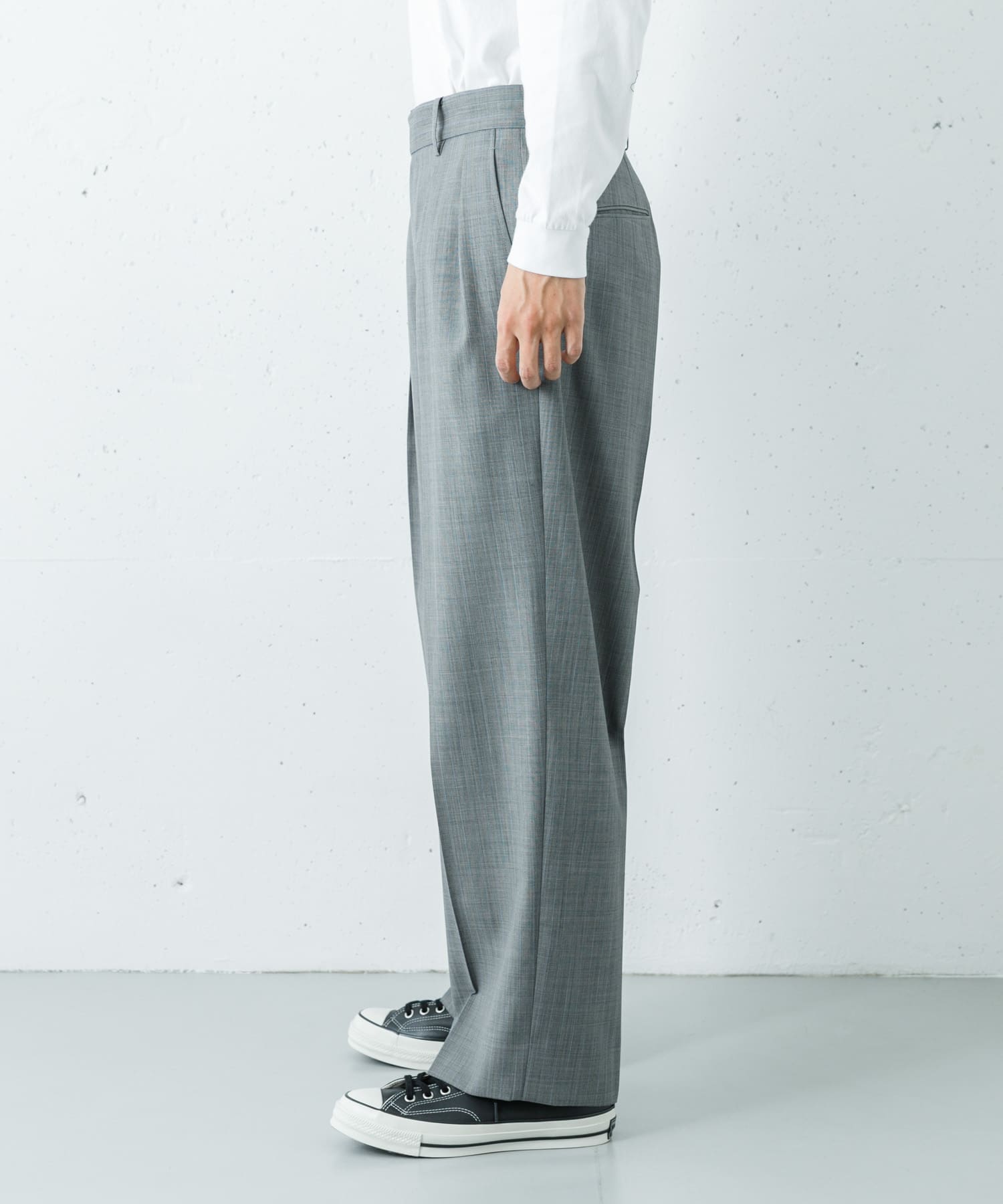 GRAY