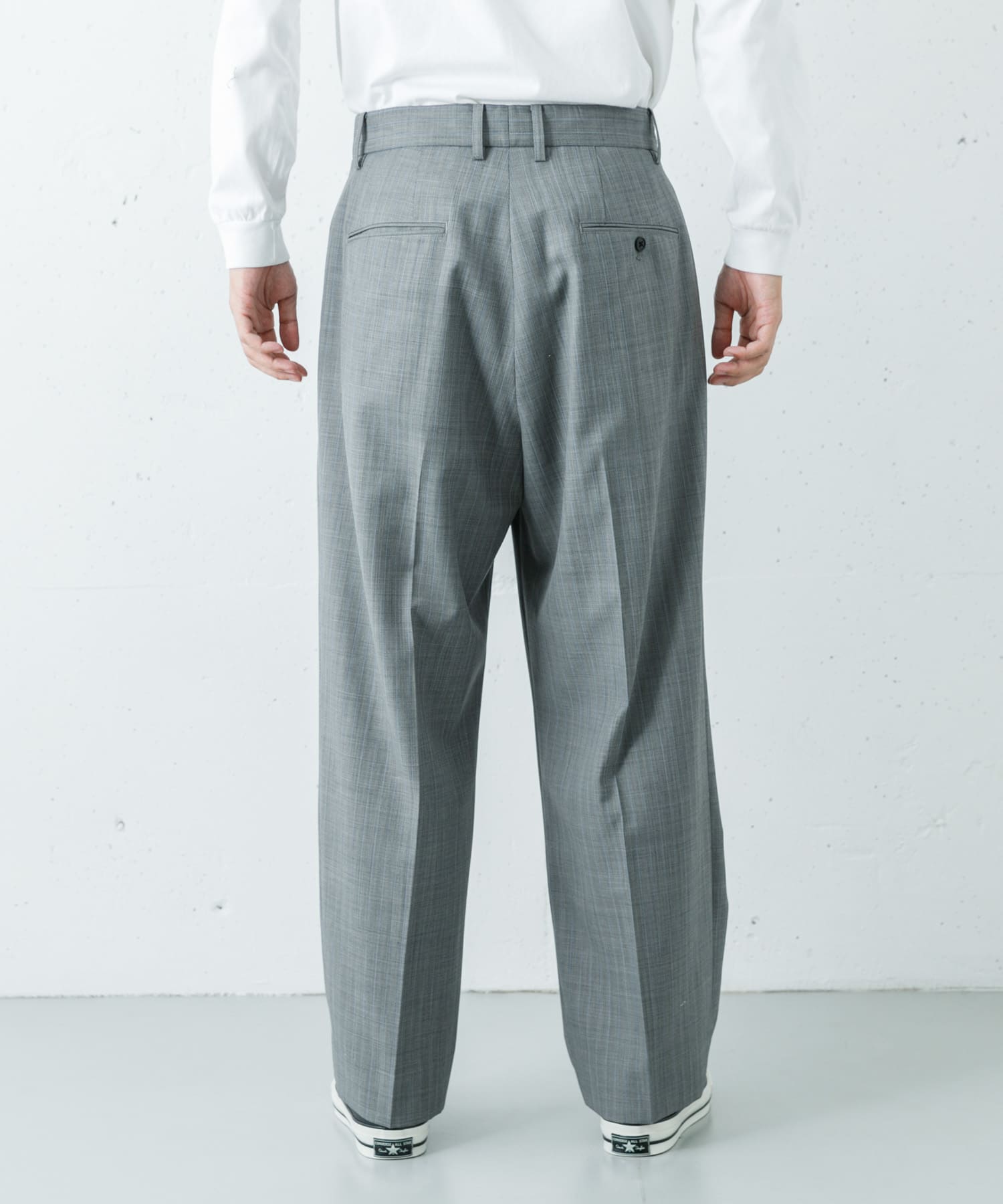 GRAY