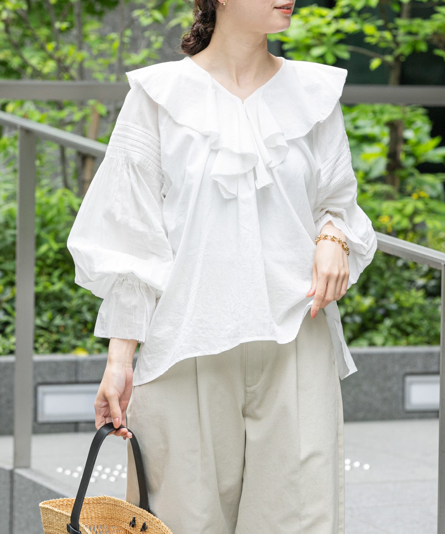 『一部WEB限定カラー』コットンボイルラッフルブラウス
