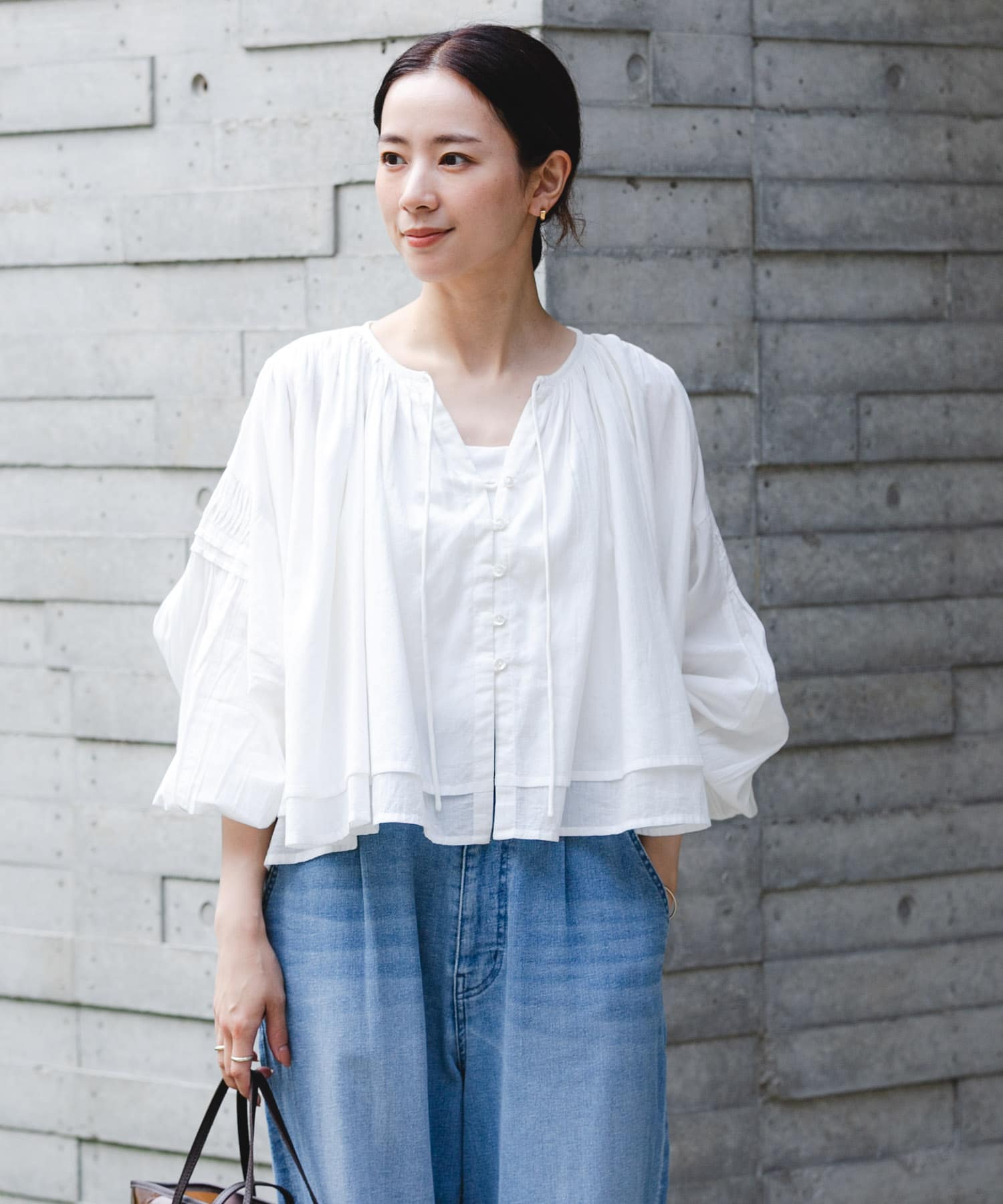 OFF WHITE