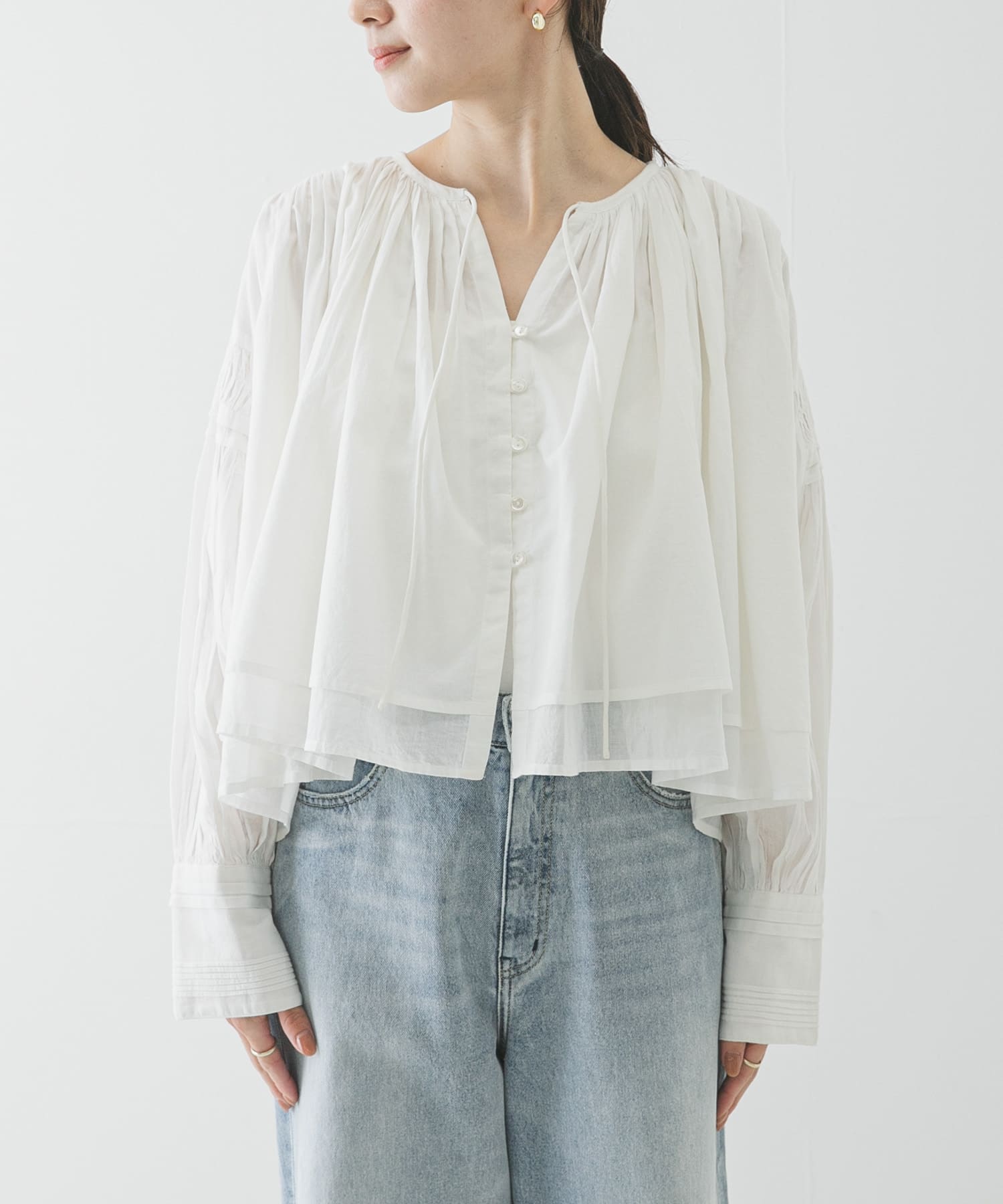 OFF WHITE