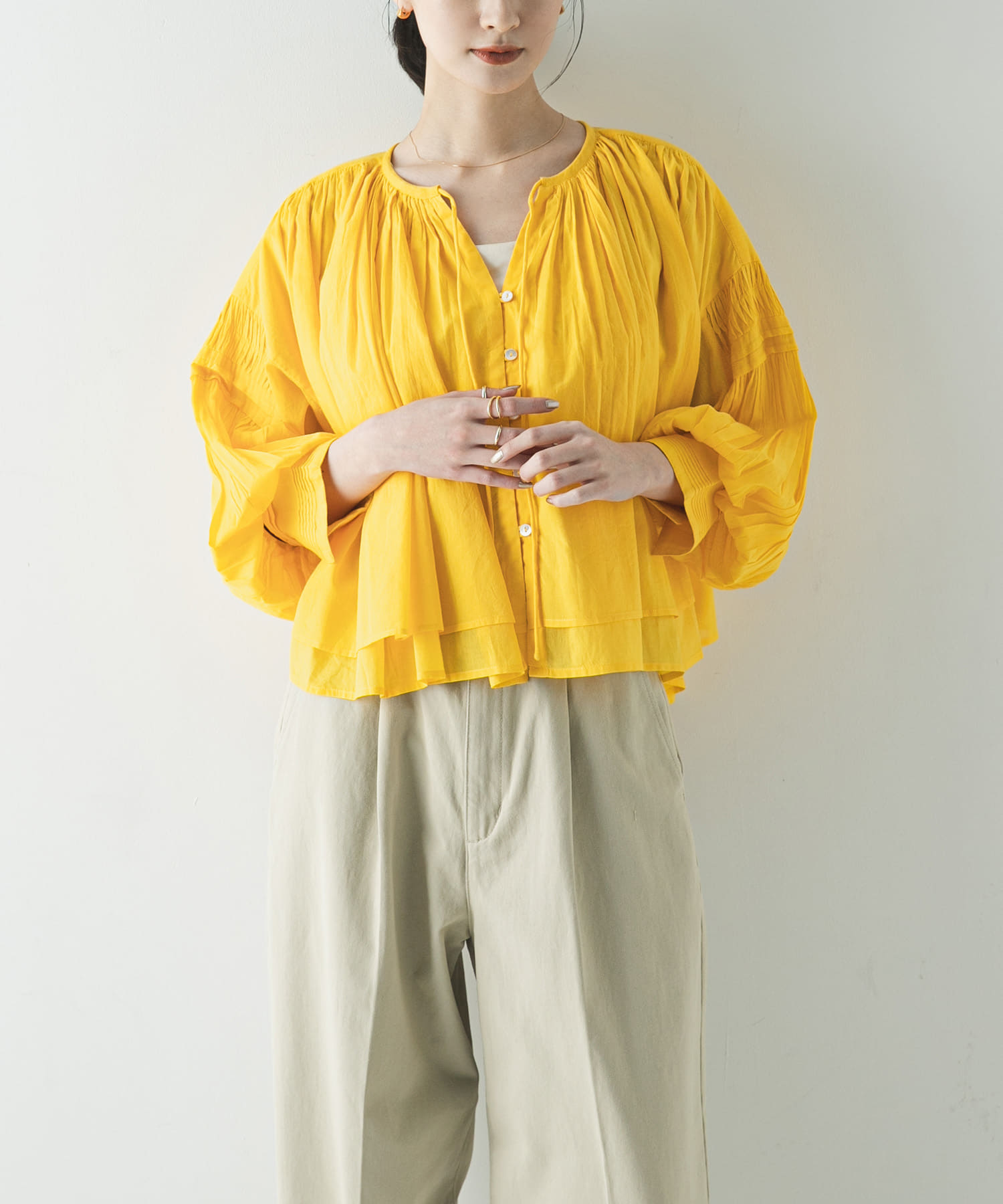 コットンボイルギャザーショートブラウス(Free OFF WHITE): トップス 