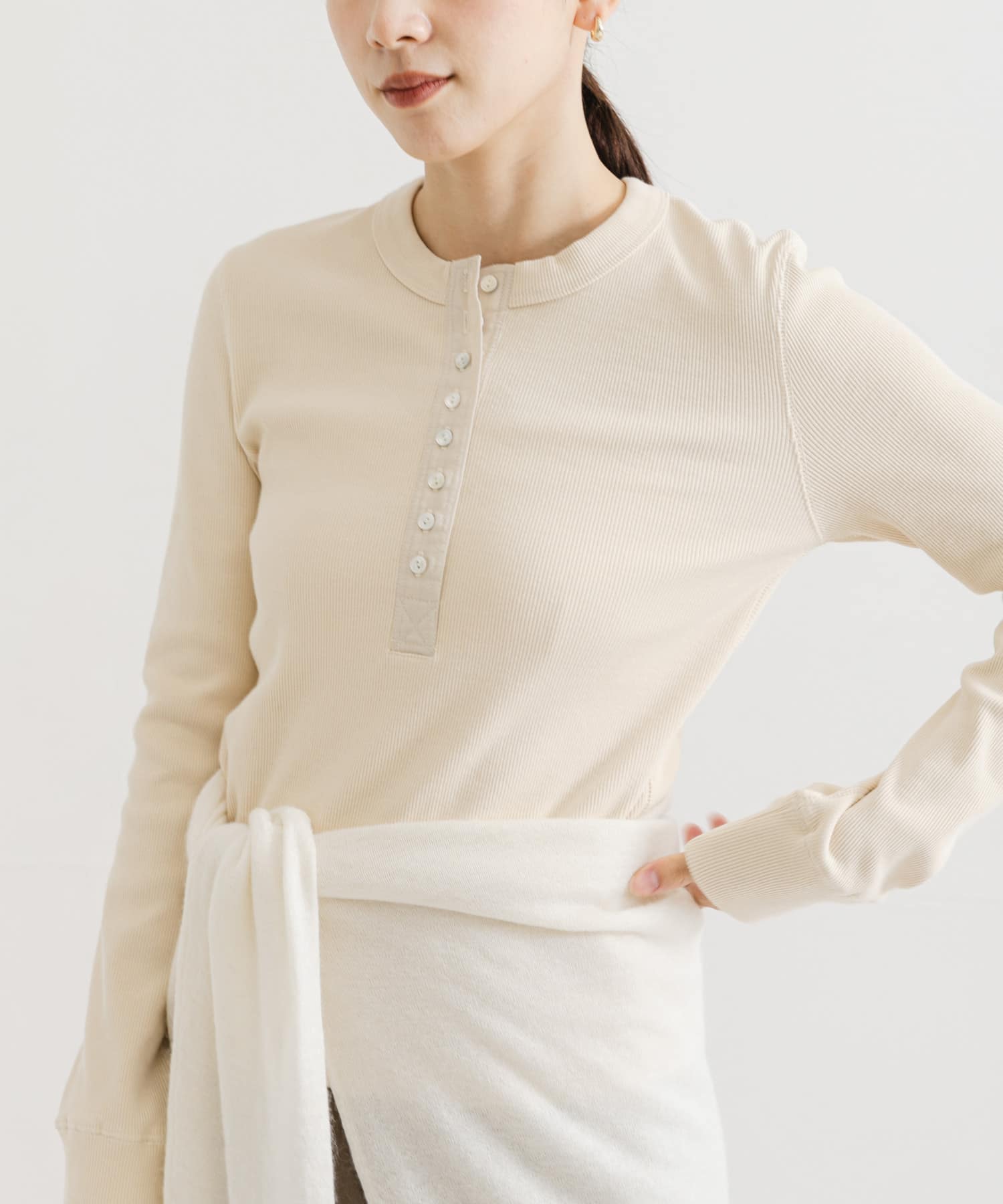 ヘンリーネックリブカットソー