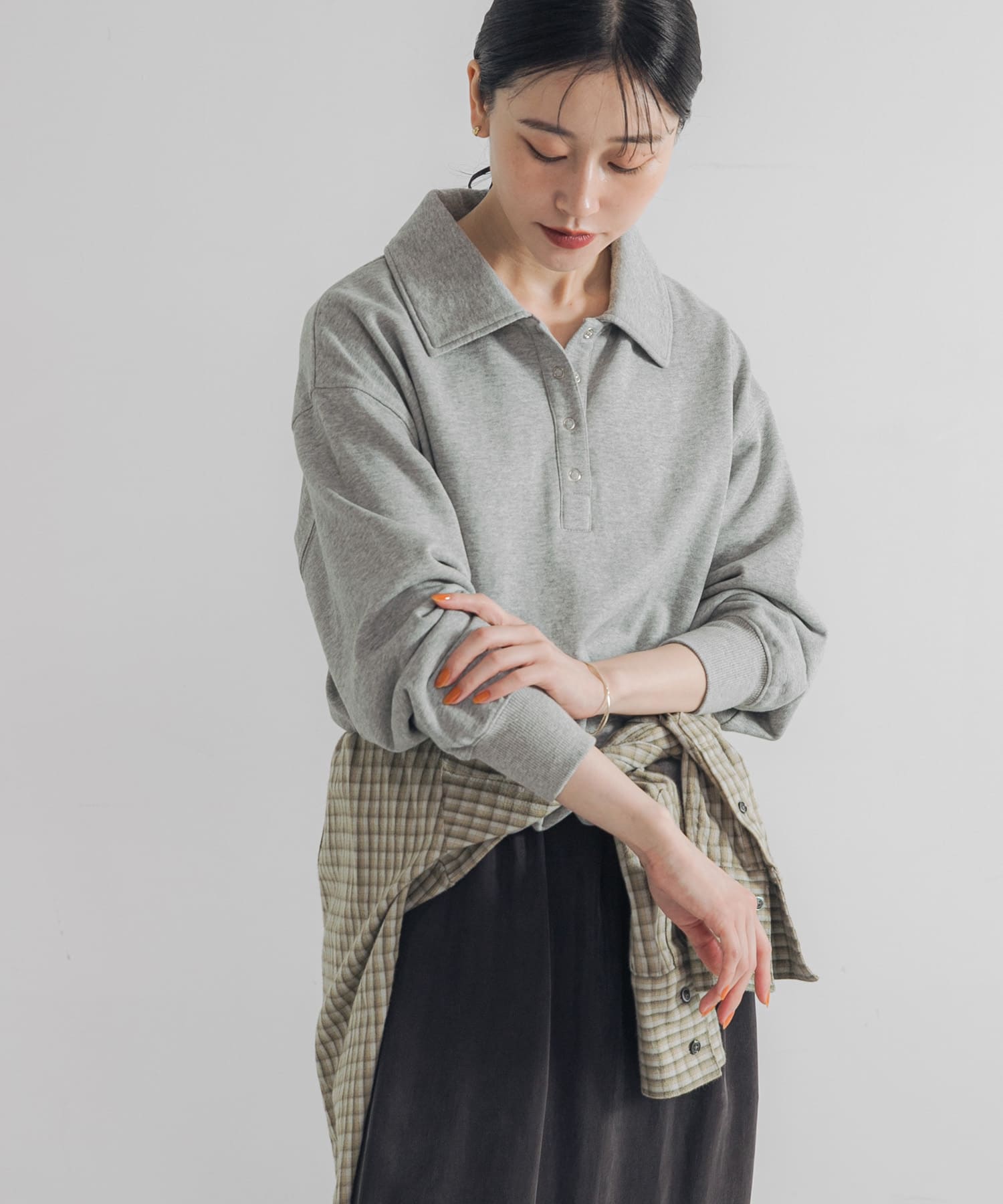 GRAY