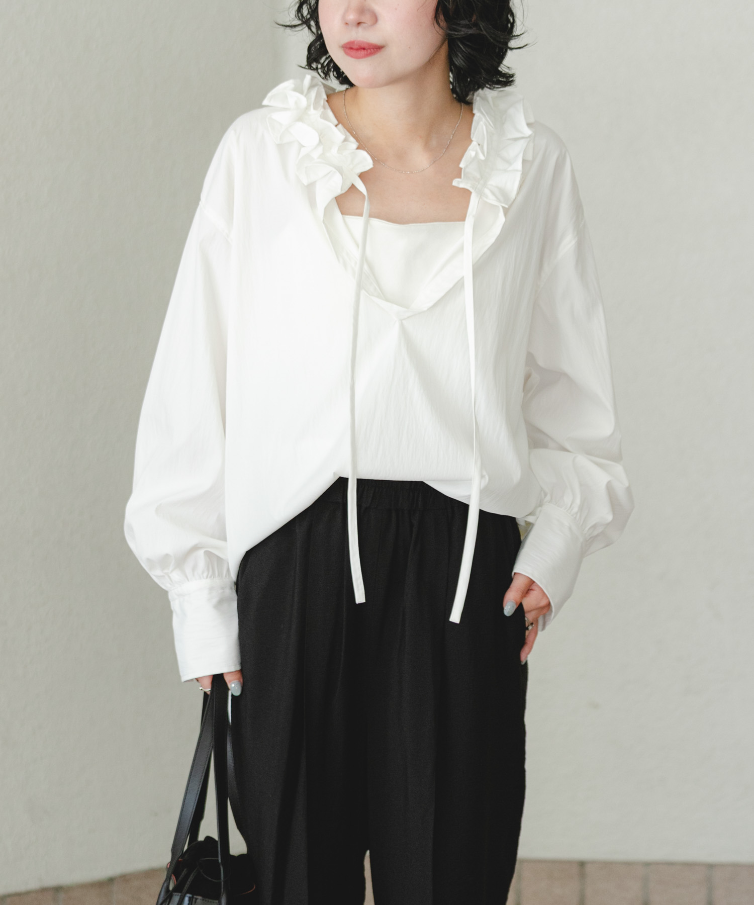 OFF WHITE
