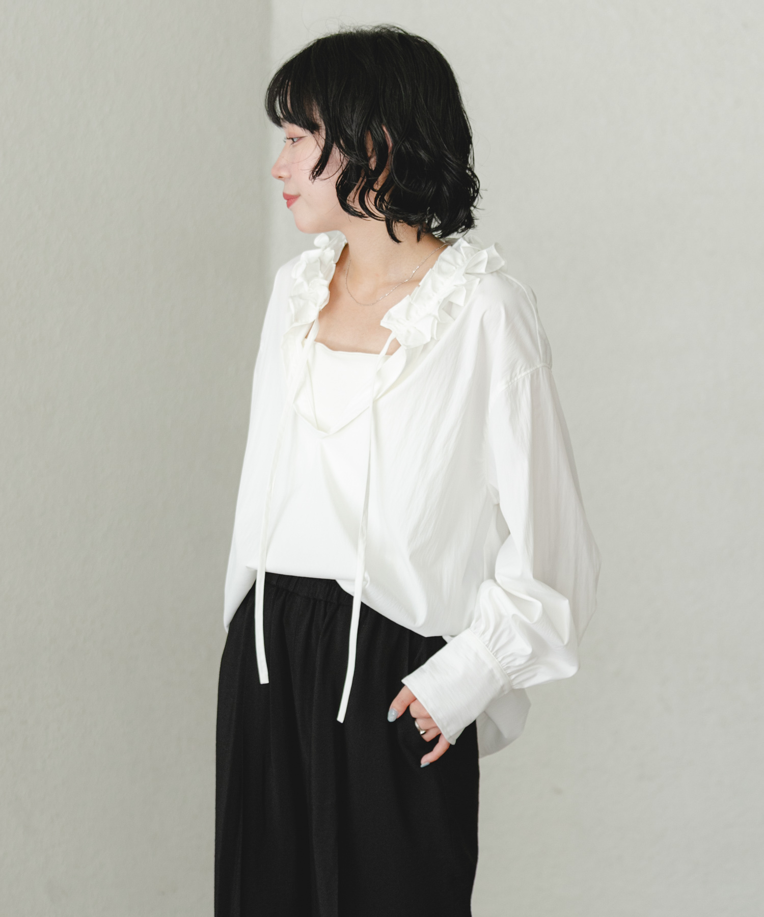 OFF WHITE