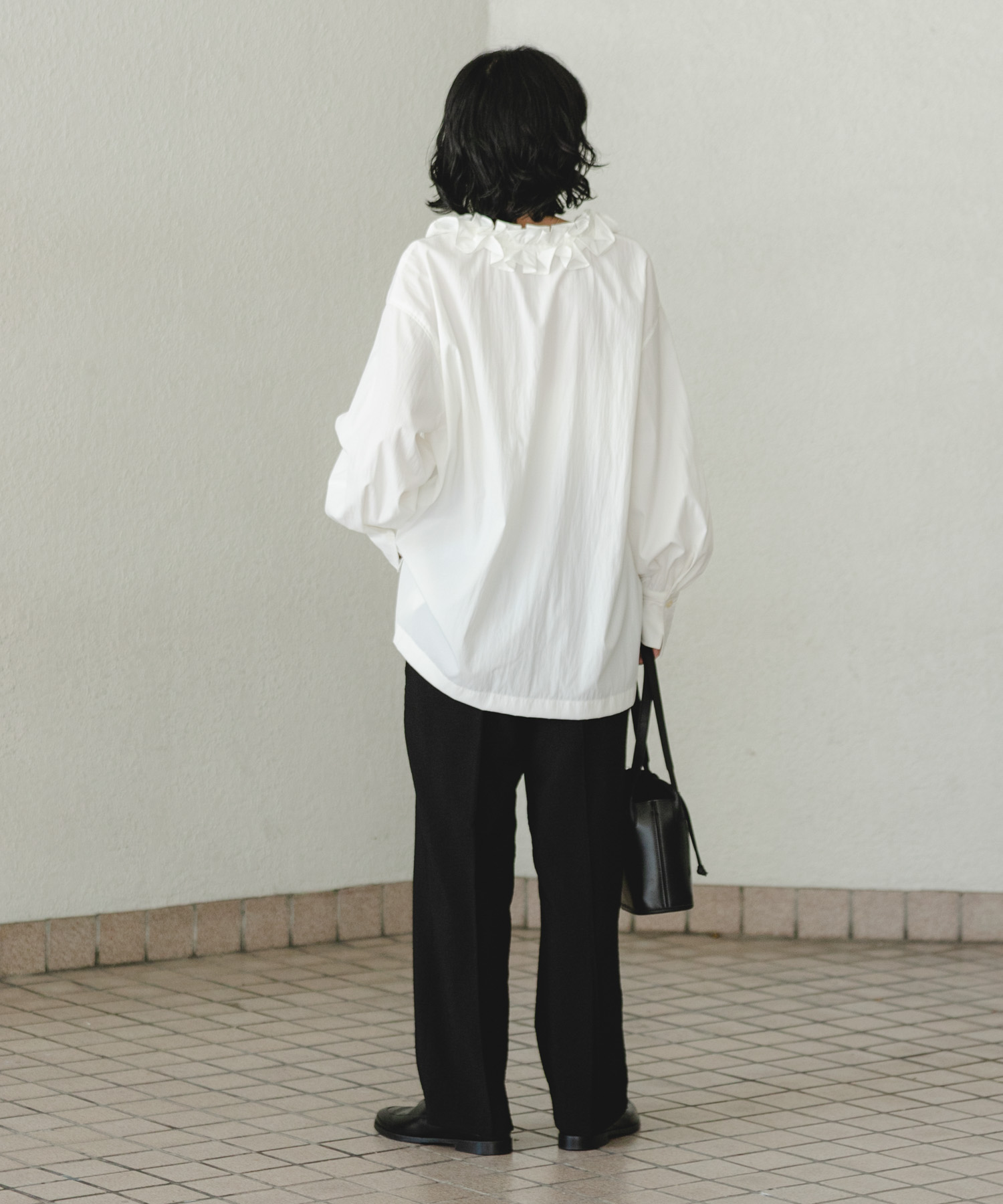 OFF WHITE