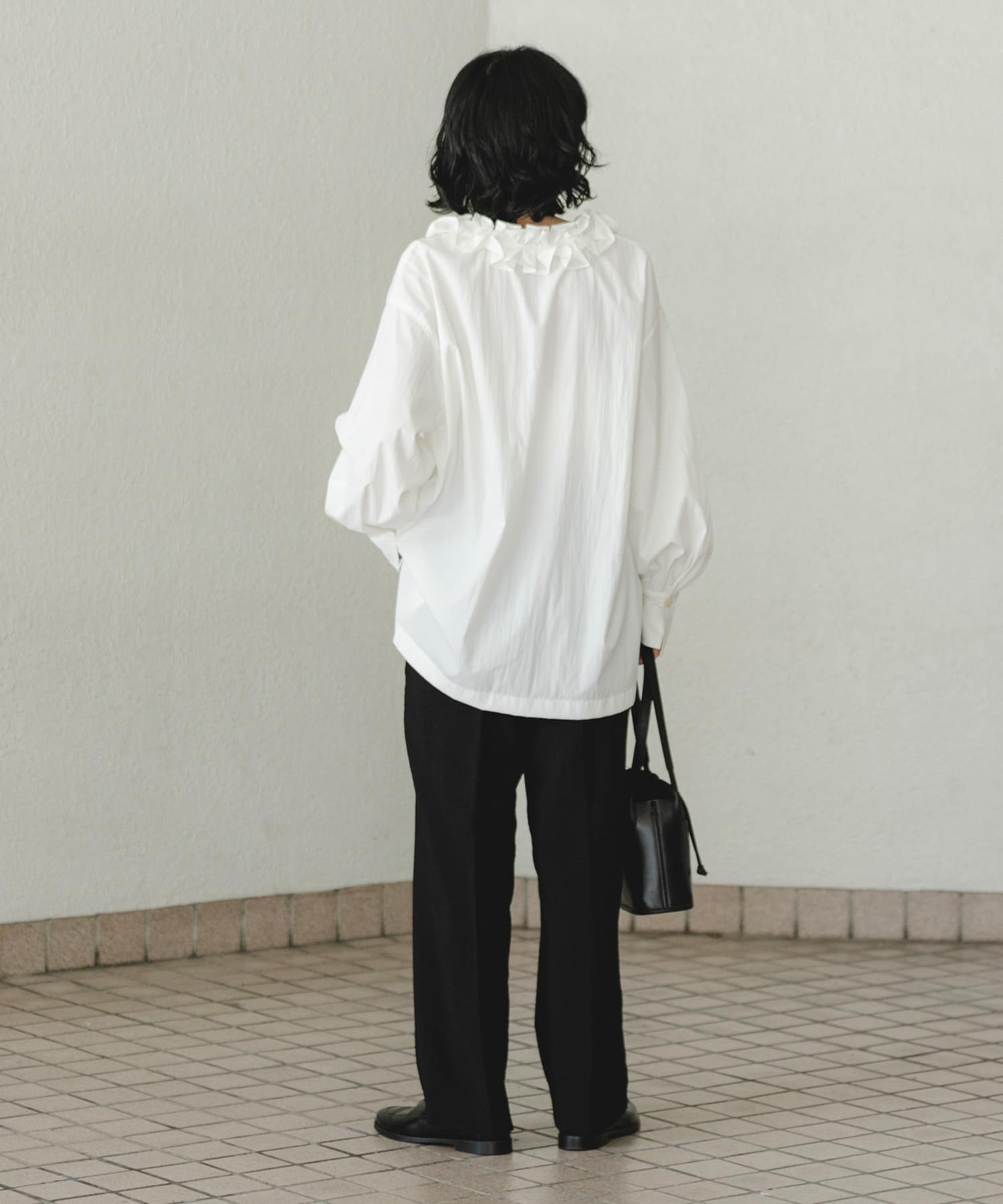 OFF WHITE