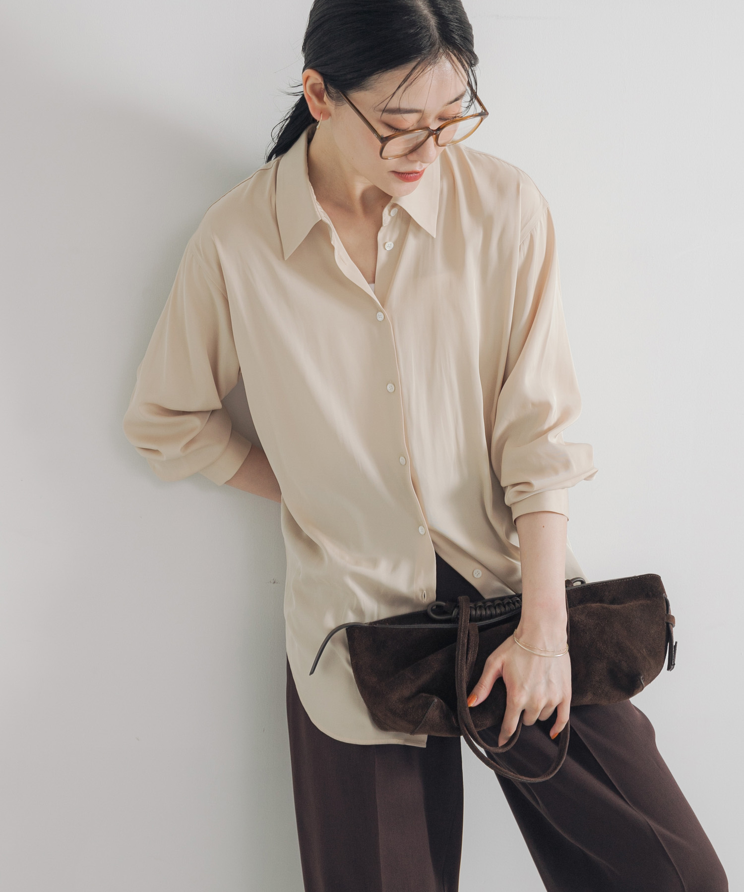 レギュラーカラーシルキーシャツ