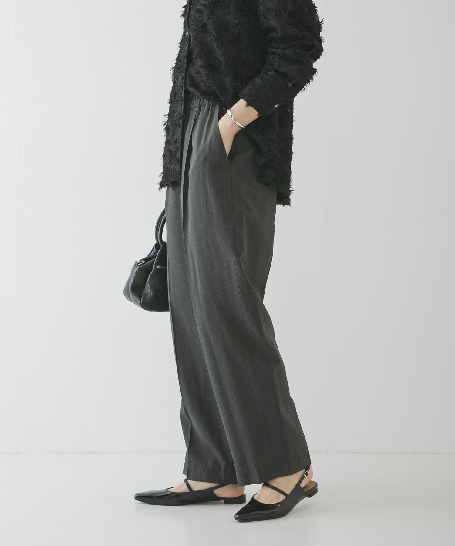 KHAKI GRAY
