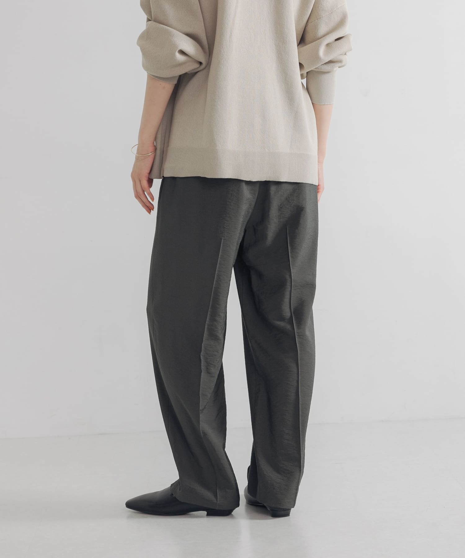 KHAKI GRAY