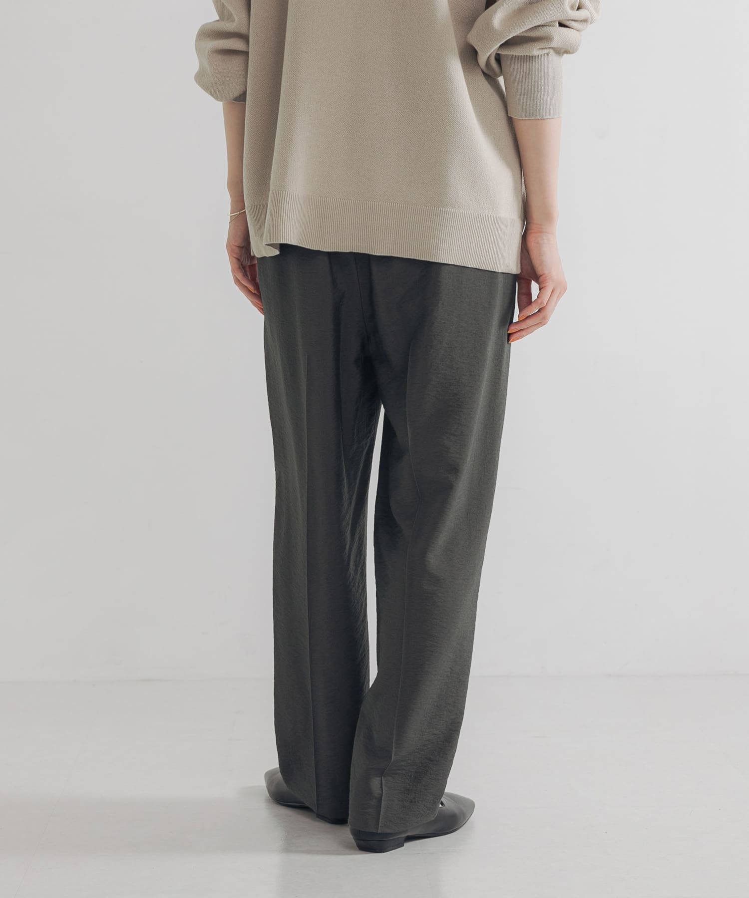 KHAKI GRAY