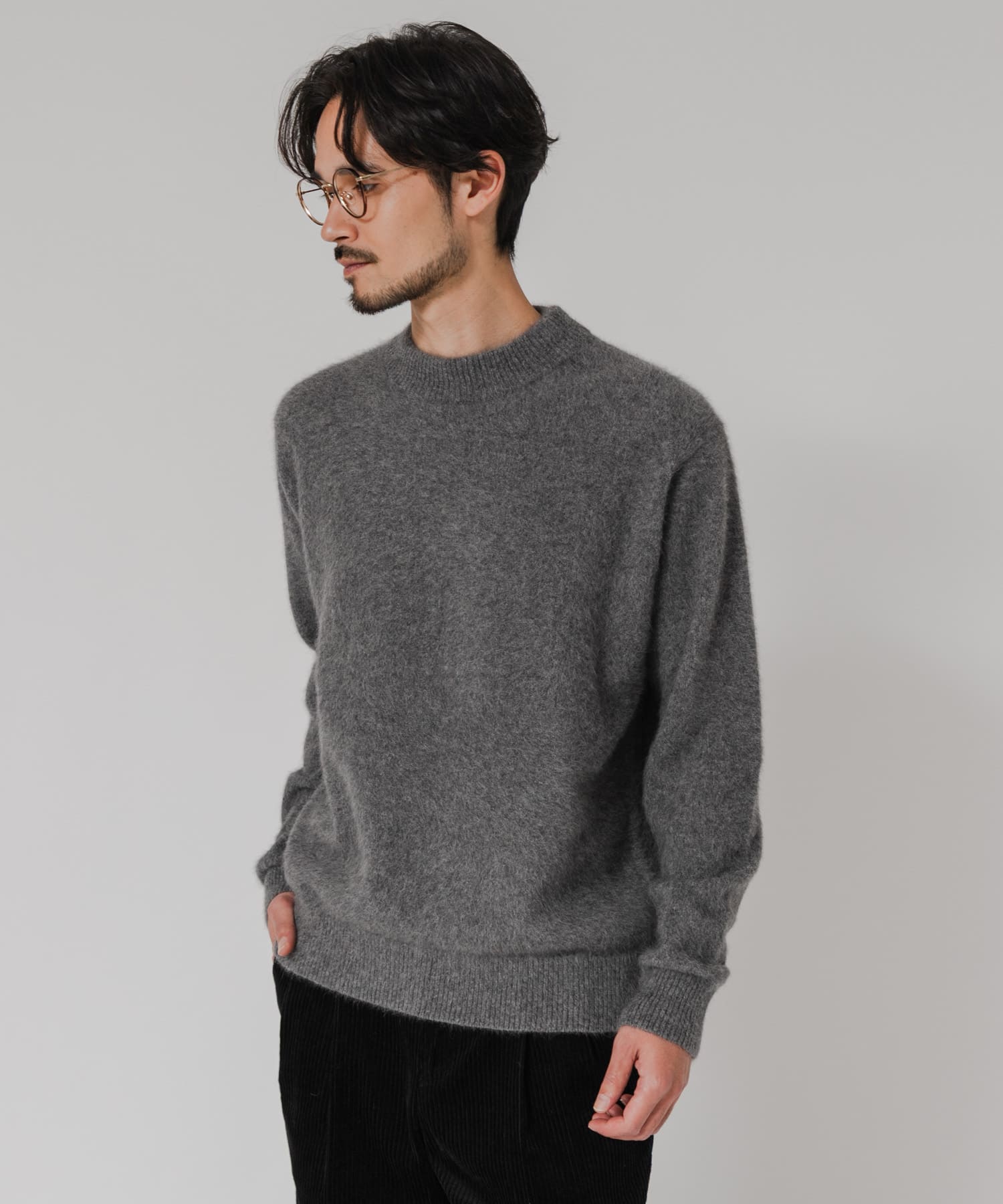 GRAY