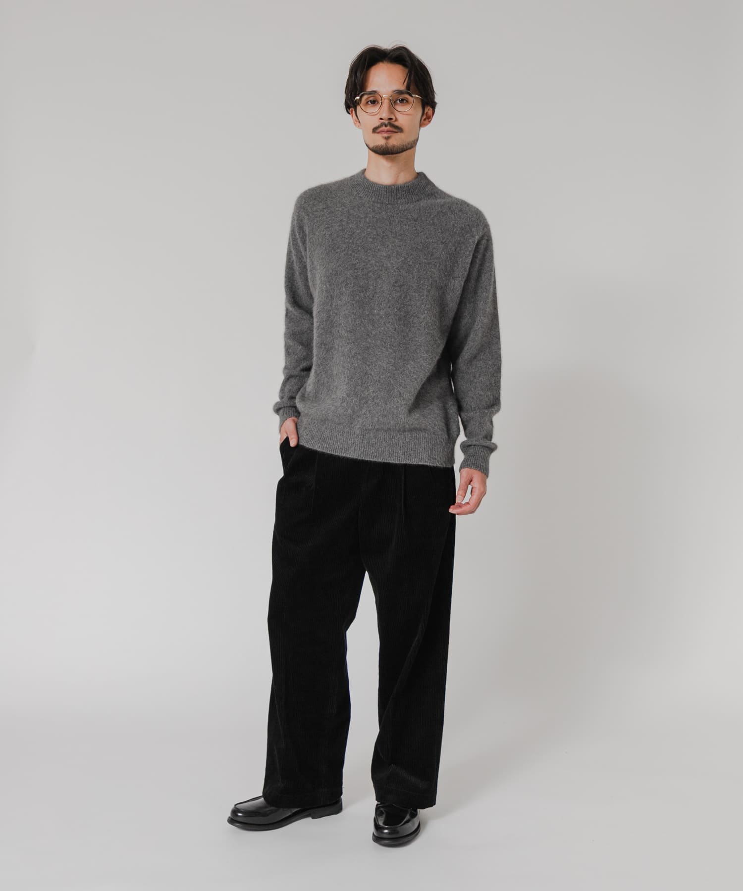 GRAY