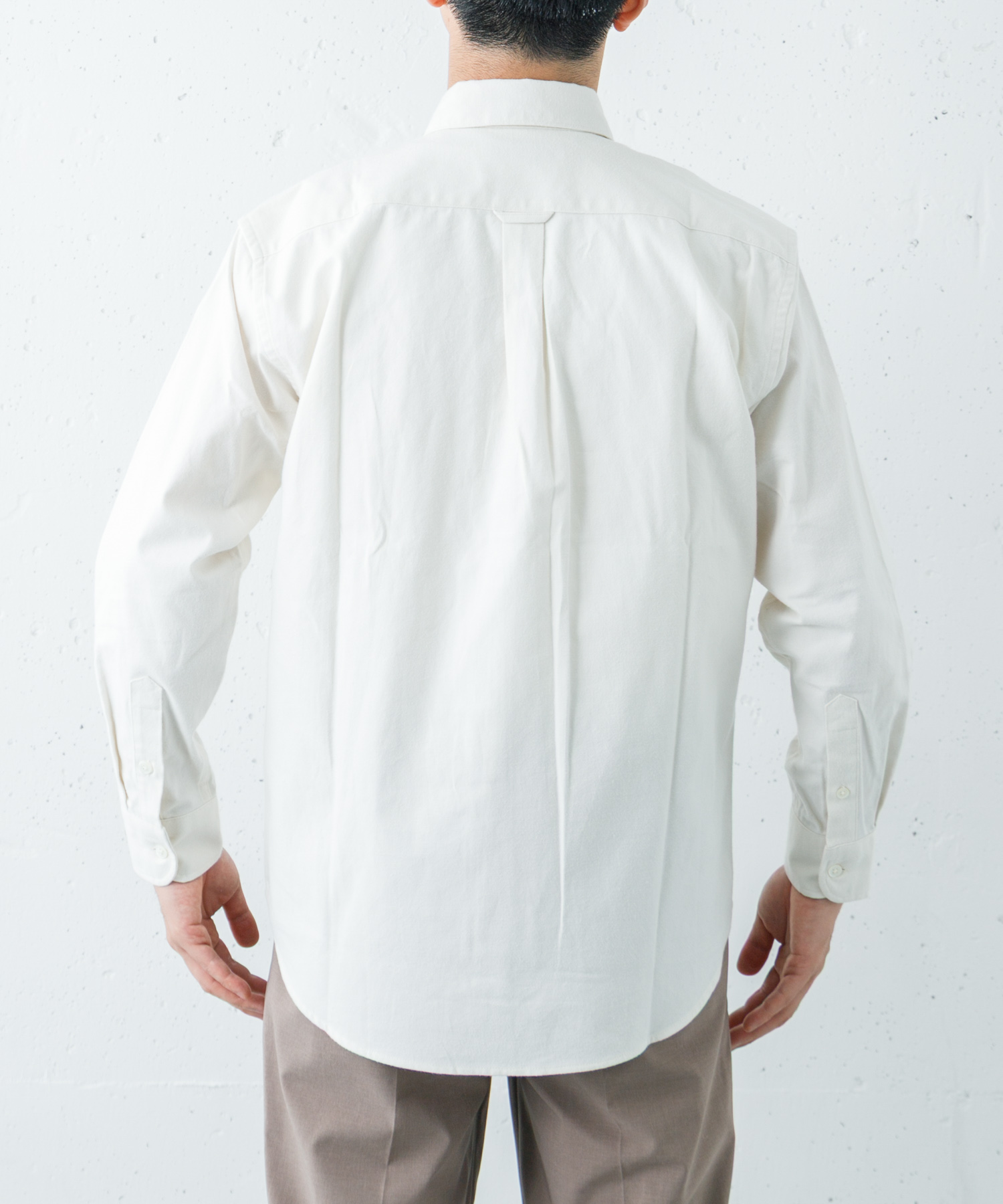 OFF WHITE