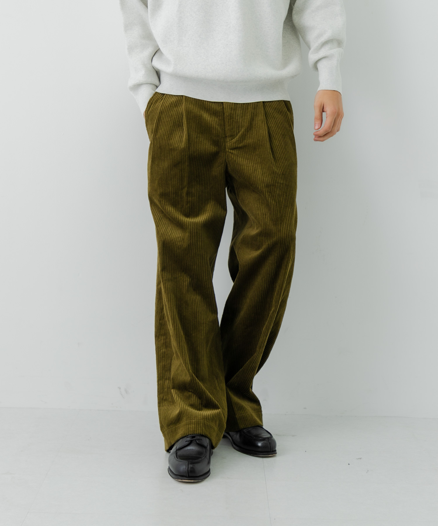 KHAKI